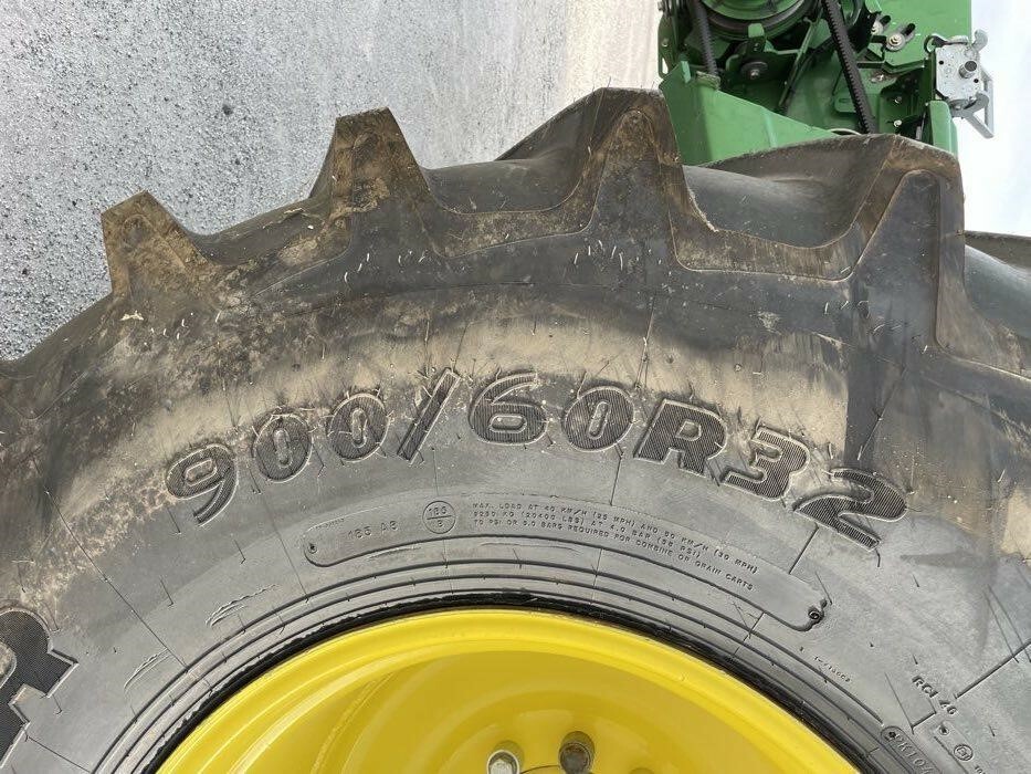 2015 John Deere S670 Combine