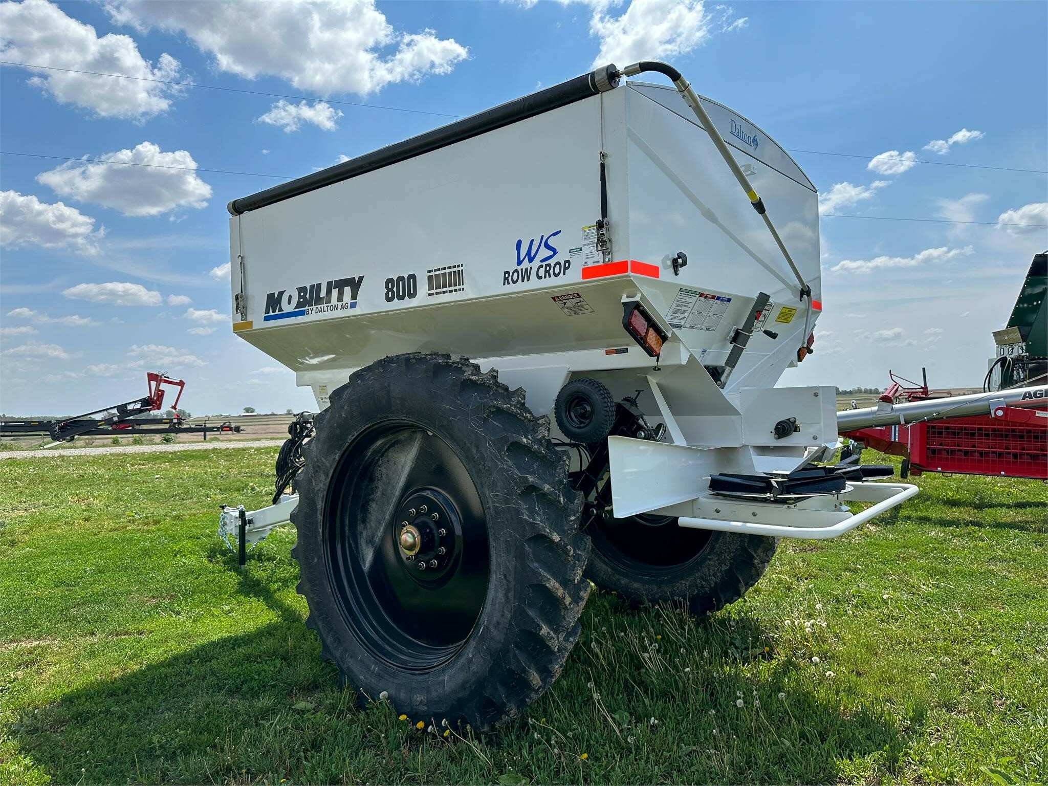 2026 Dalton Ag Products MOBILITY 800WS Pull-Type Fertilizer Spreader