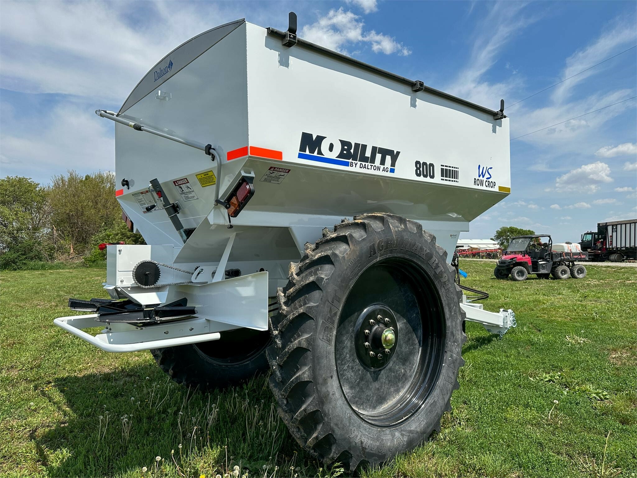 2026 Dalton Ag Products MOBILITY 800WS Pull-Type Fertilizer Spreader
