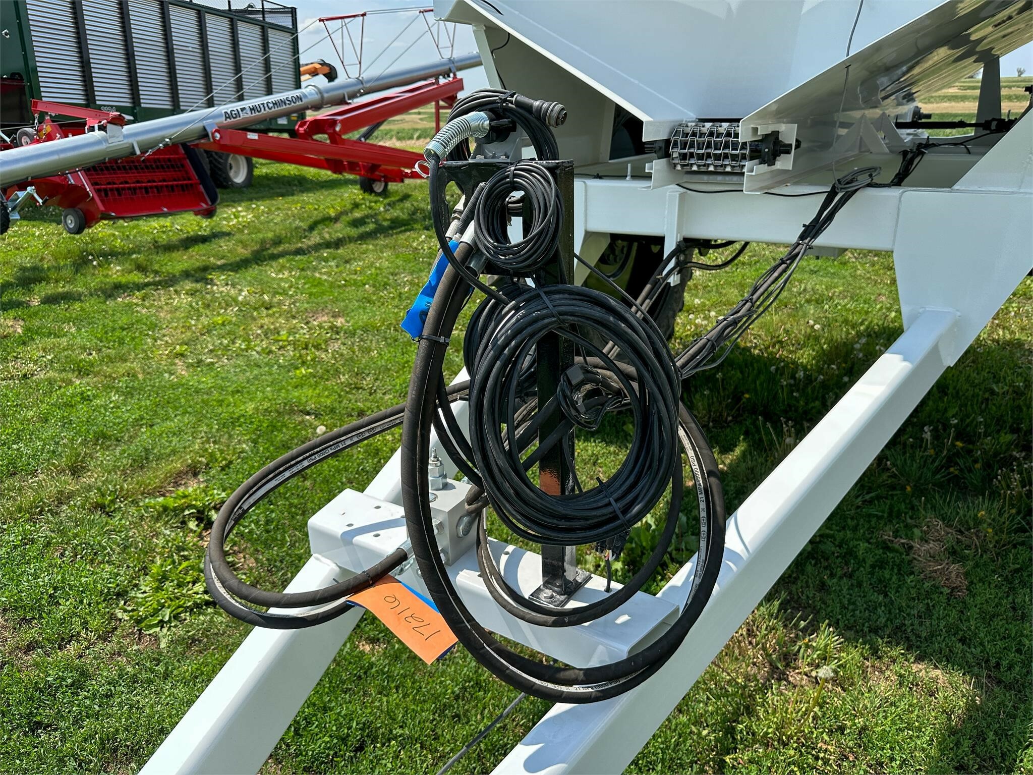 2026 Dalton Ag Products MOBILITY 800WS Pull-Type Fertilizer Spreader