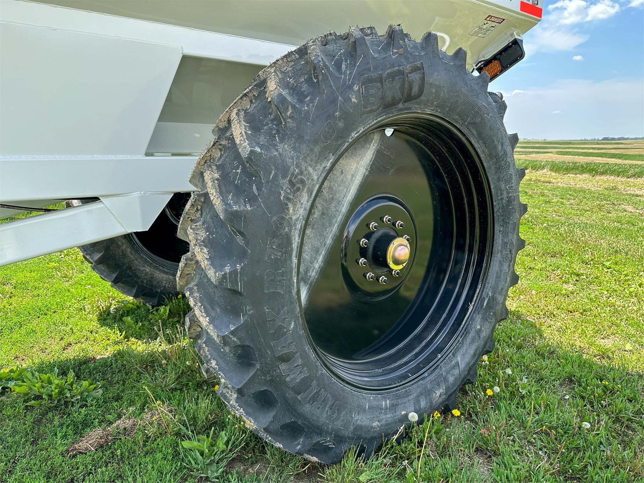 2026 Dalton Ag Products MOBILITY 800WS Pull-Type Fertilizer Spreader