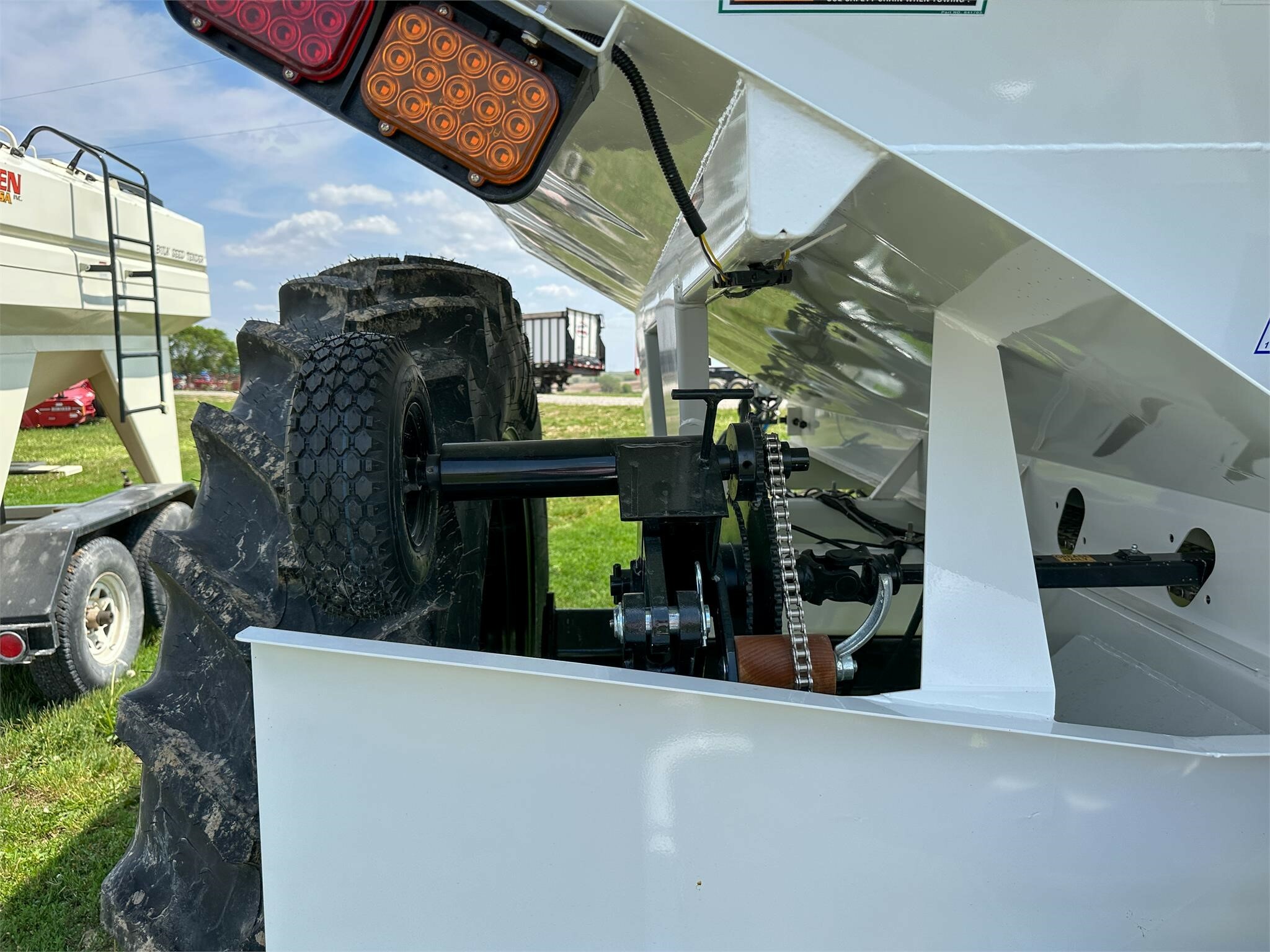 2026 Dalton Ag Products MOBILITY 800WS Pull-Type Fertilizer Spreader