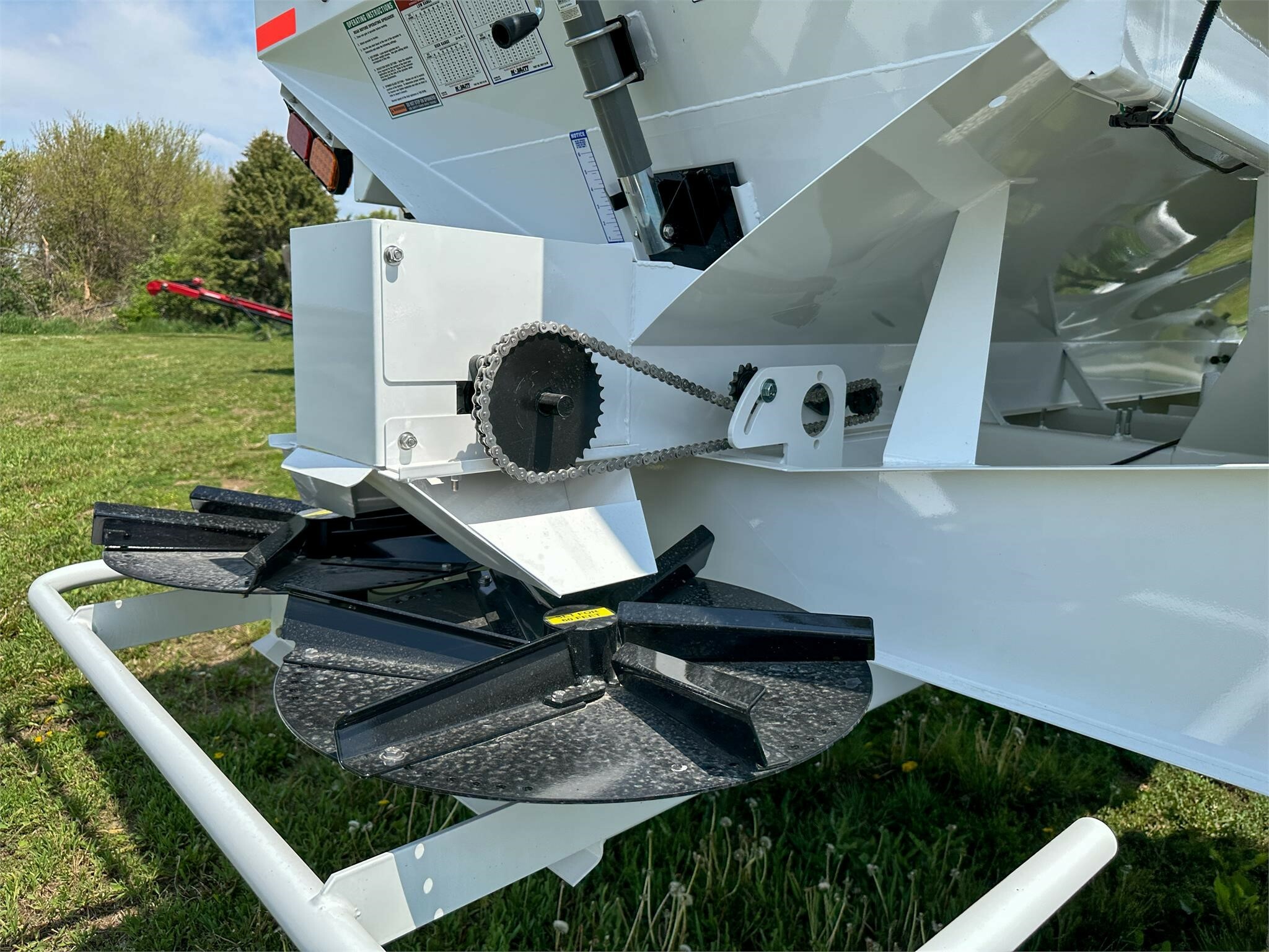 2026 Dalton Ag Products MOBILITY 800WS Pull-Type Fertilizer Spreader