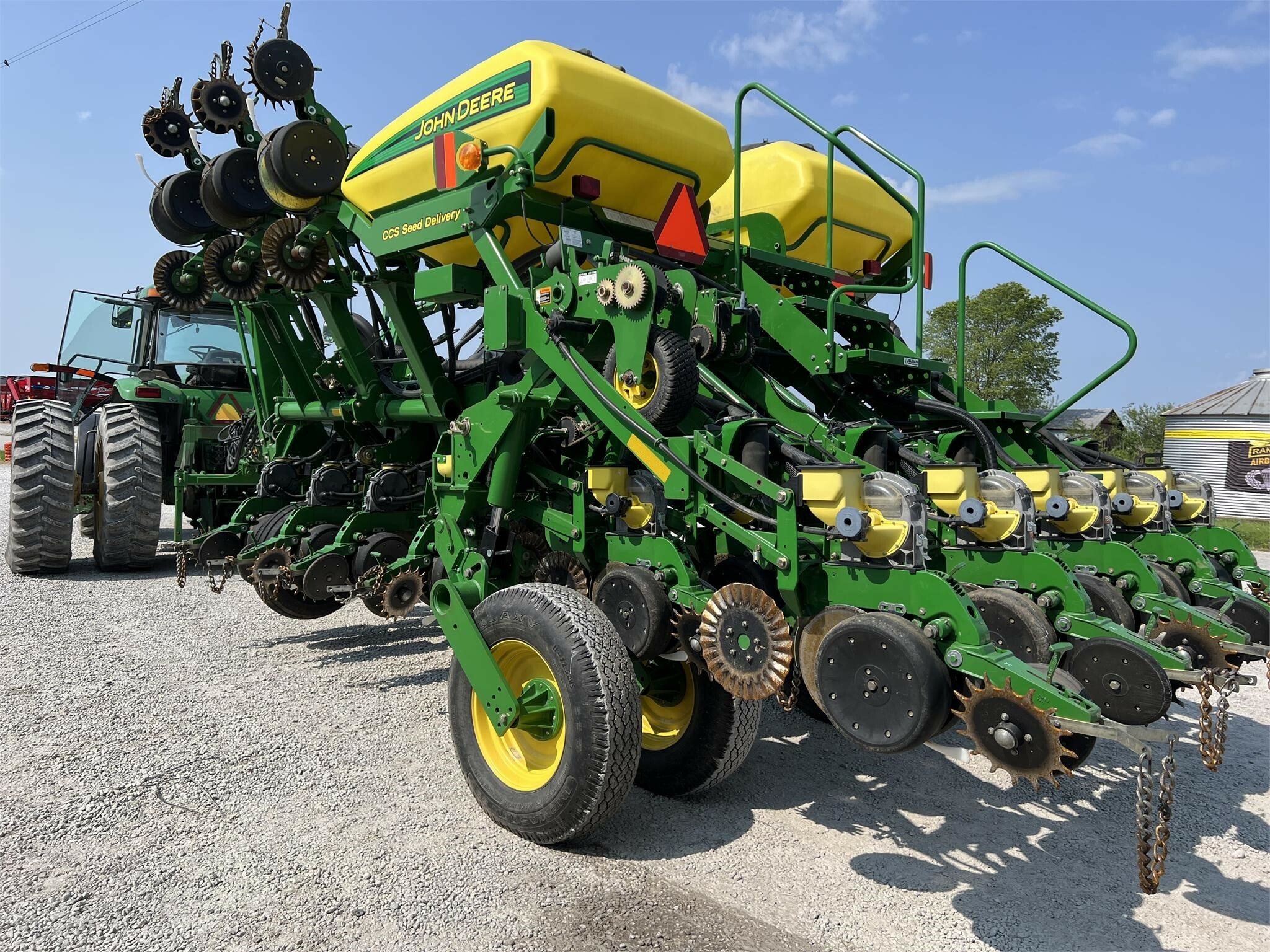 John Deere 1790 Planter 69,900 Machinery Pete