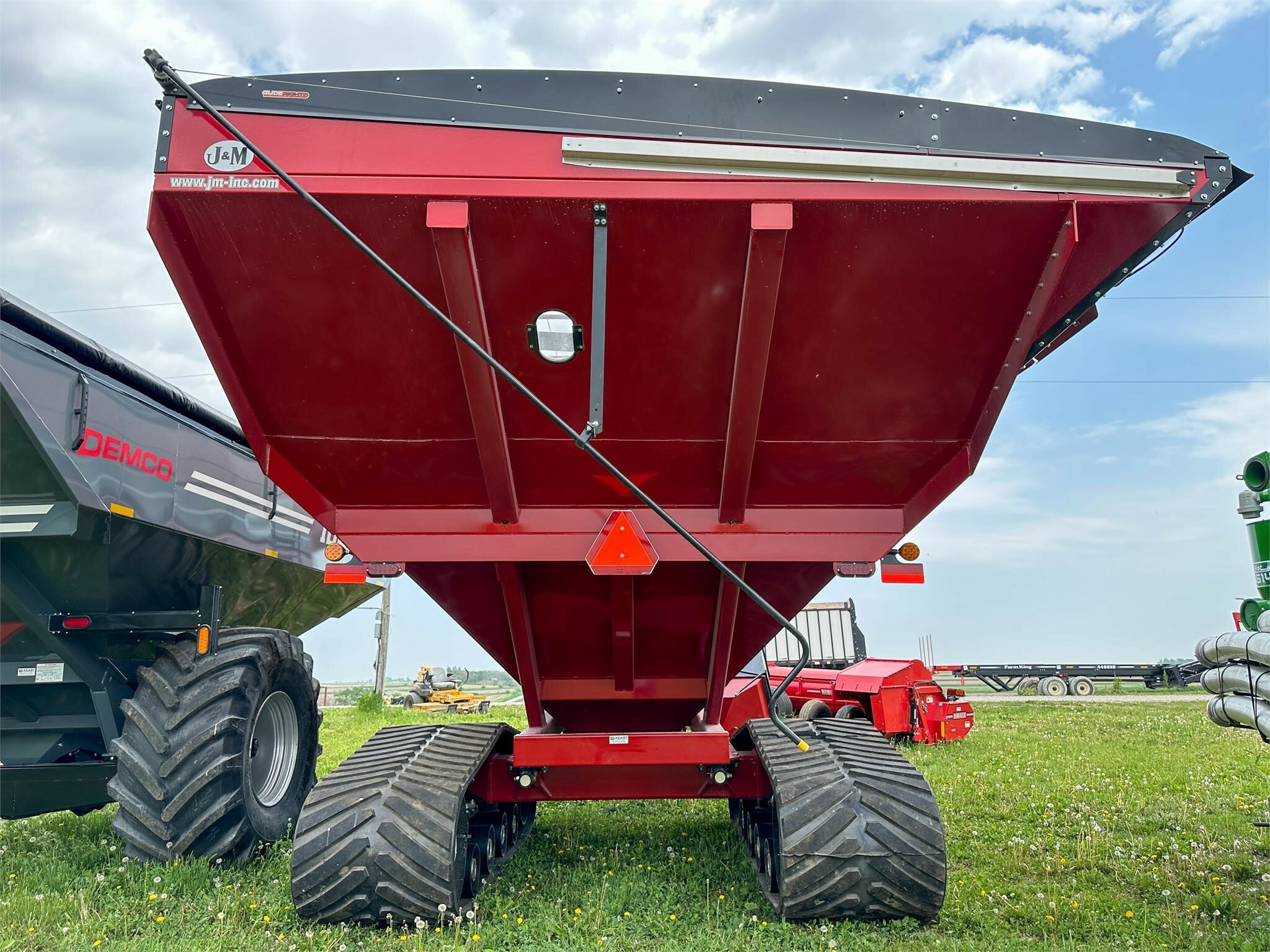 2026 J&M 1522-20T Grain Cart