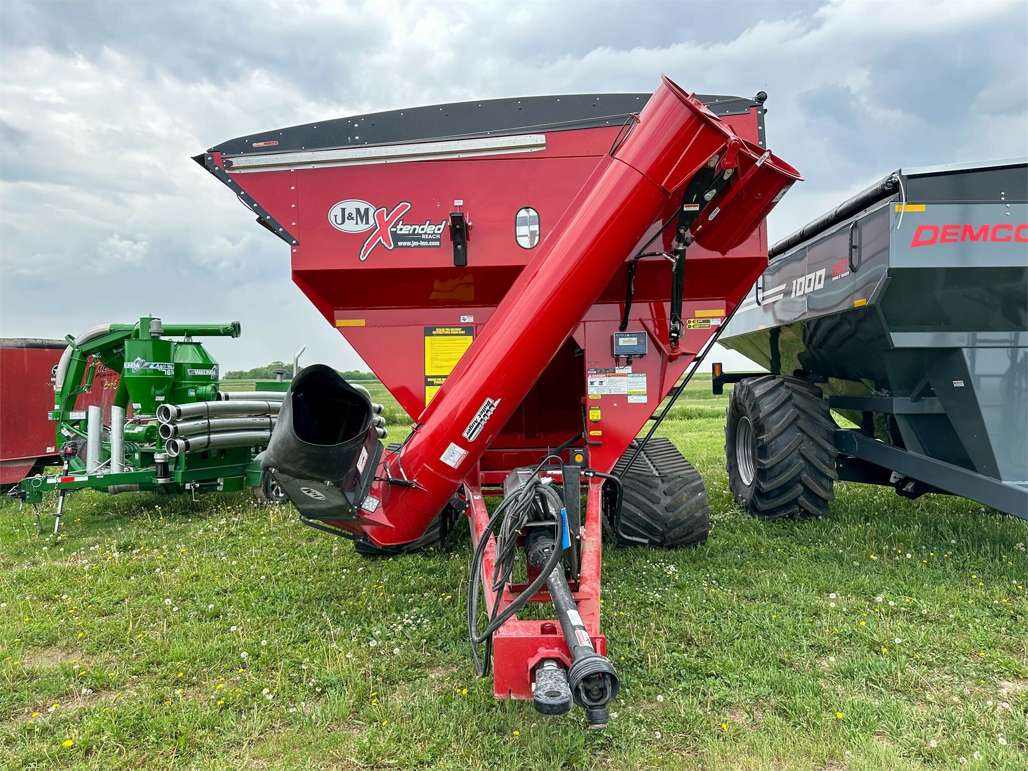 2026 J&M 1522-20T Grain Cart