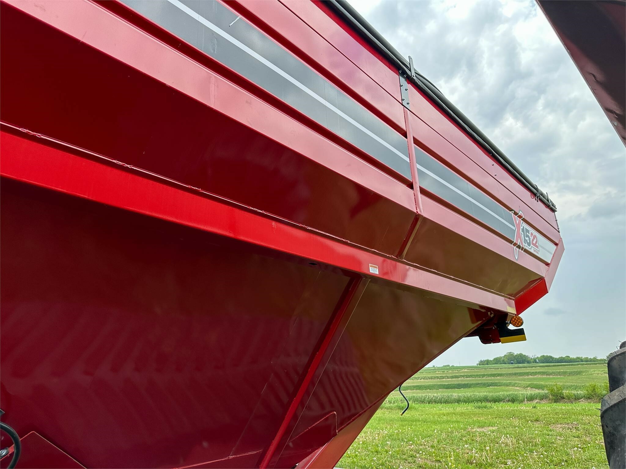 2026 J&M 1522-20T Grain Cart