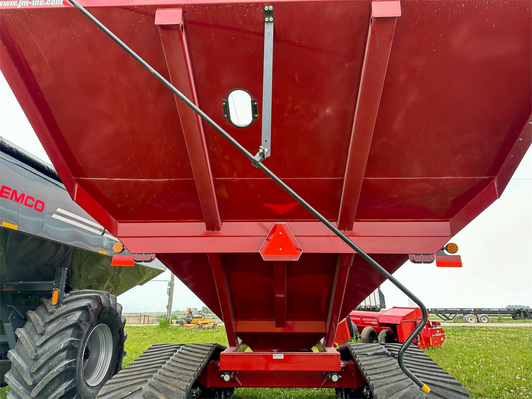 2026 J&M 1522-20T Grain Cart