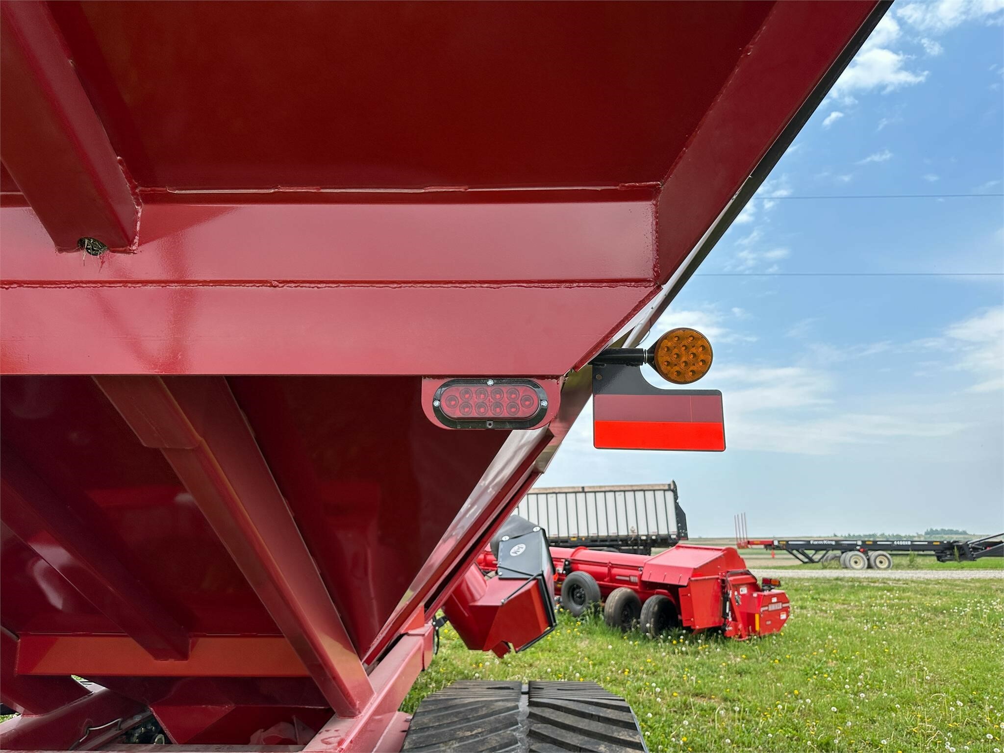 2026 J&M 1522-20T Grain Cart