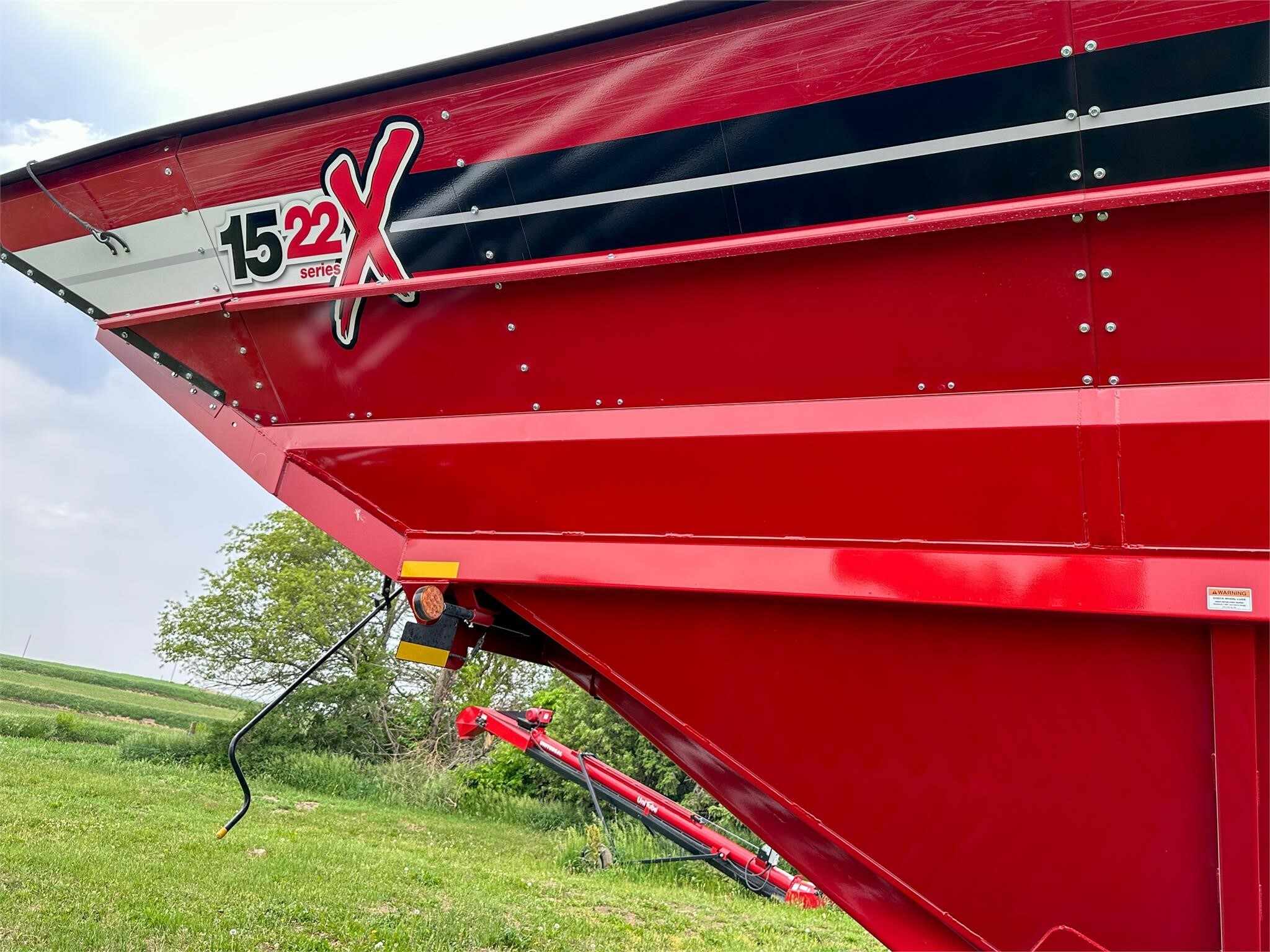 2026 J&M 1522-20T Grain Cart