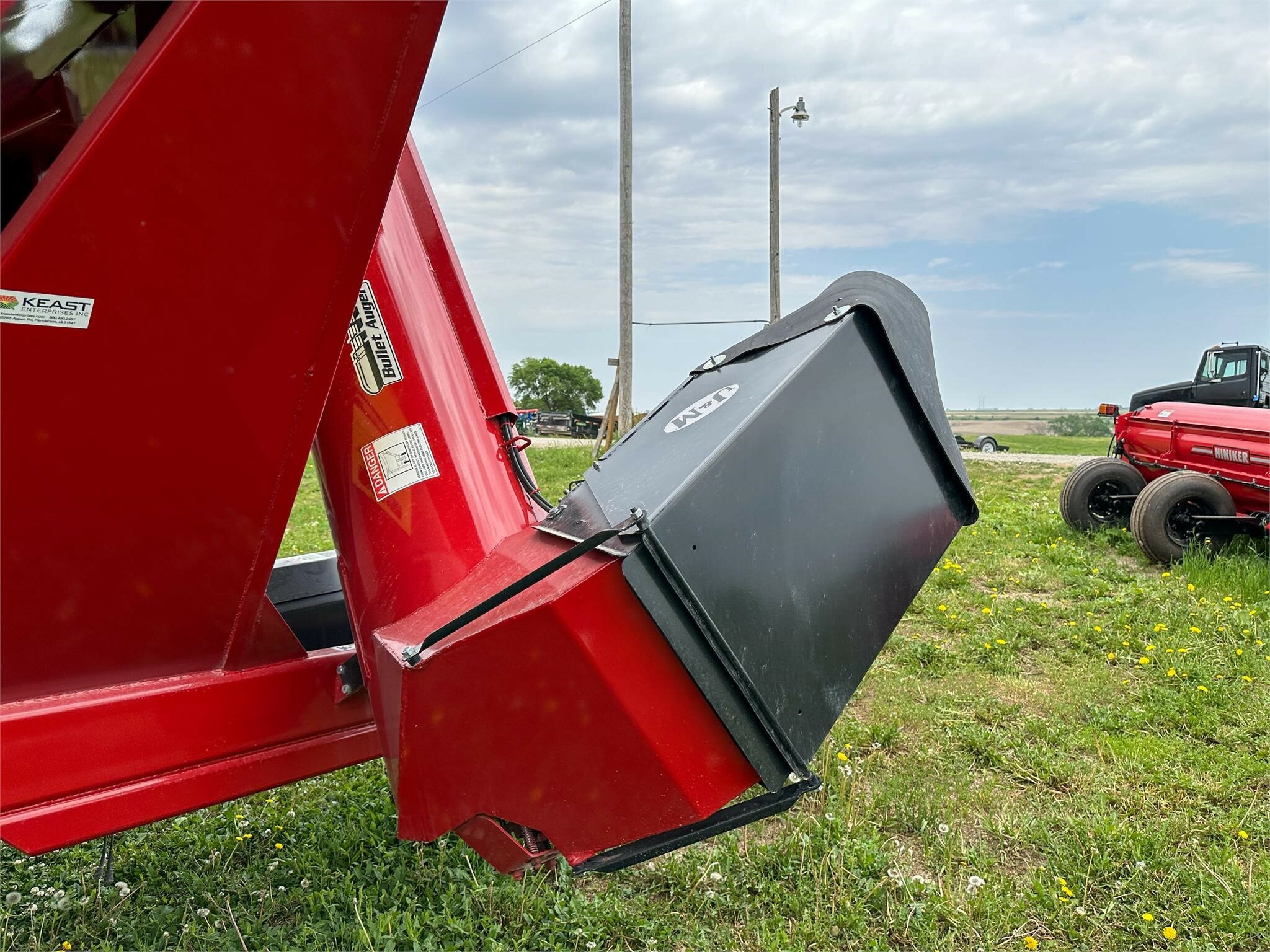2026 J&M 1522-20T Grain Cart