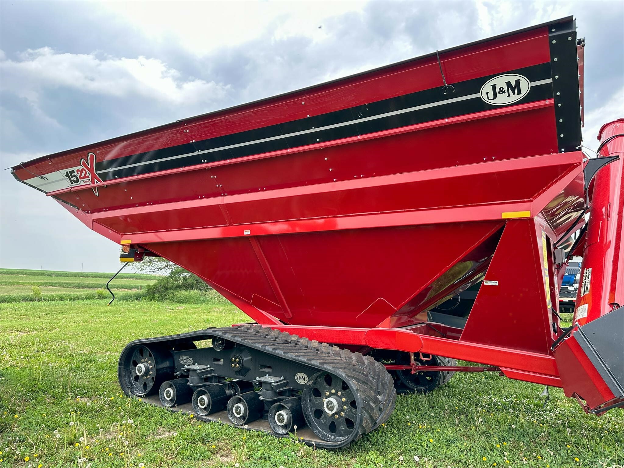 2026 J&M 1522-20T Grain Cart