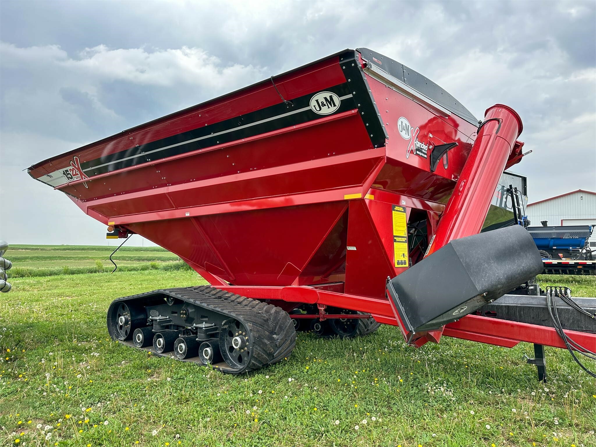 2026 J&M 1522-20T Grain Cart