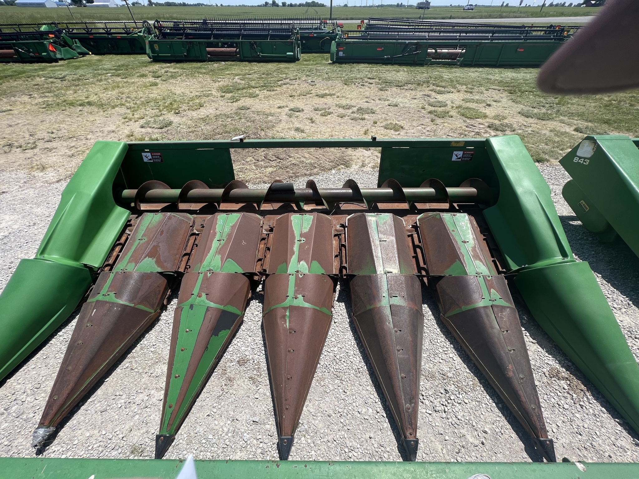  John Deere 643 Corn Head