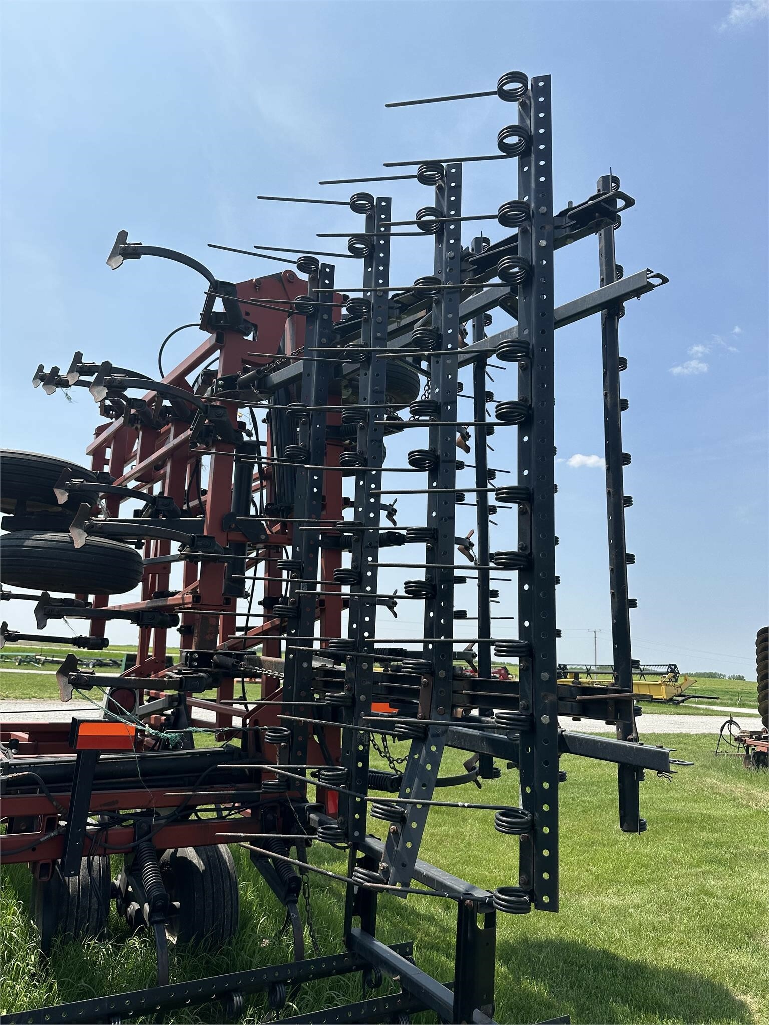 2004 Case IH Tigermate 200 Field Cultivator