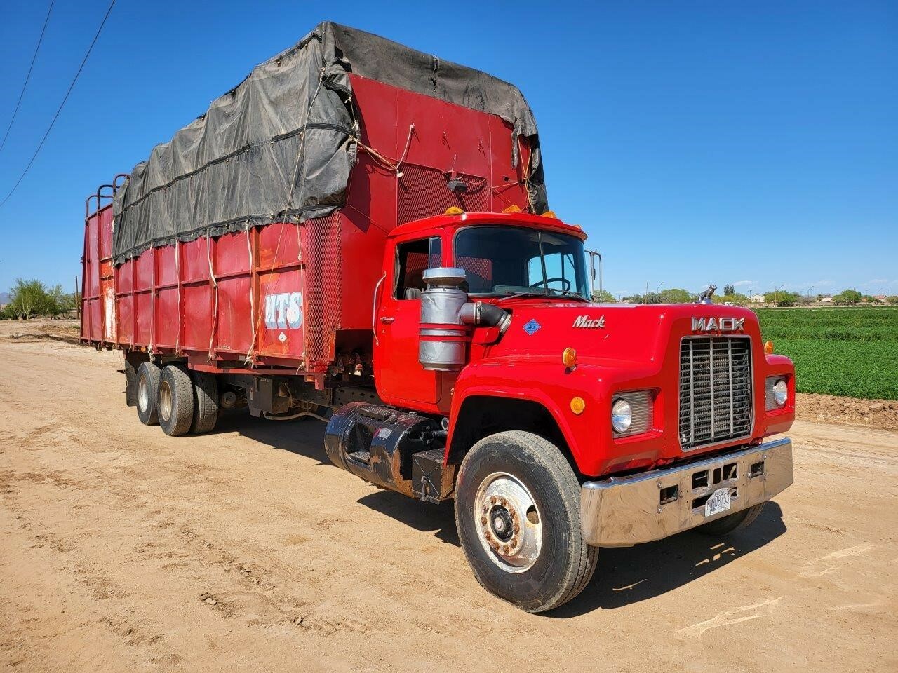 1989 Mack RD690S Semi Trucks/Trailer