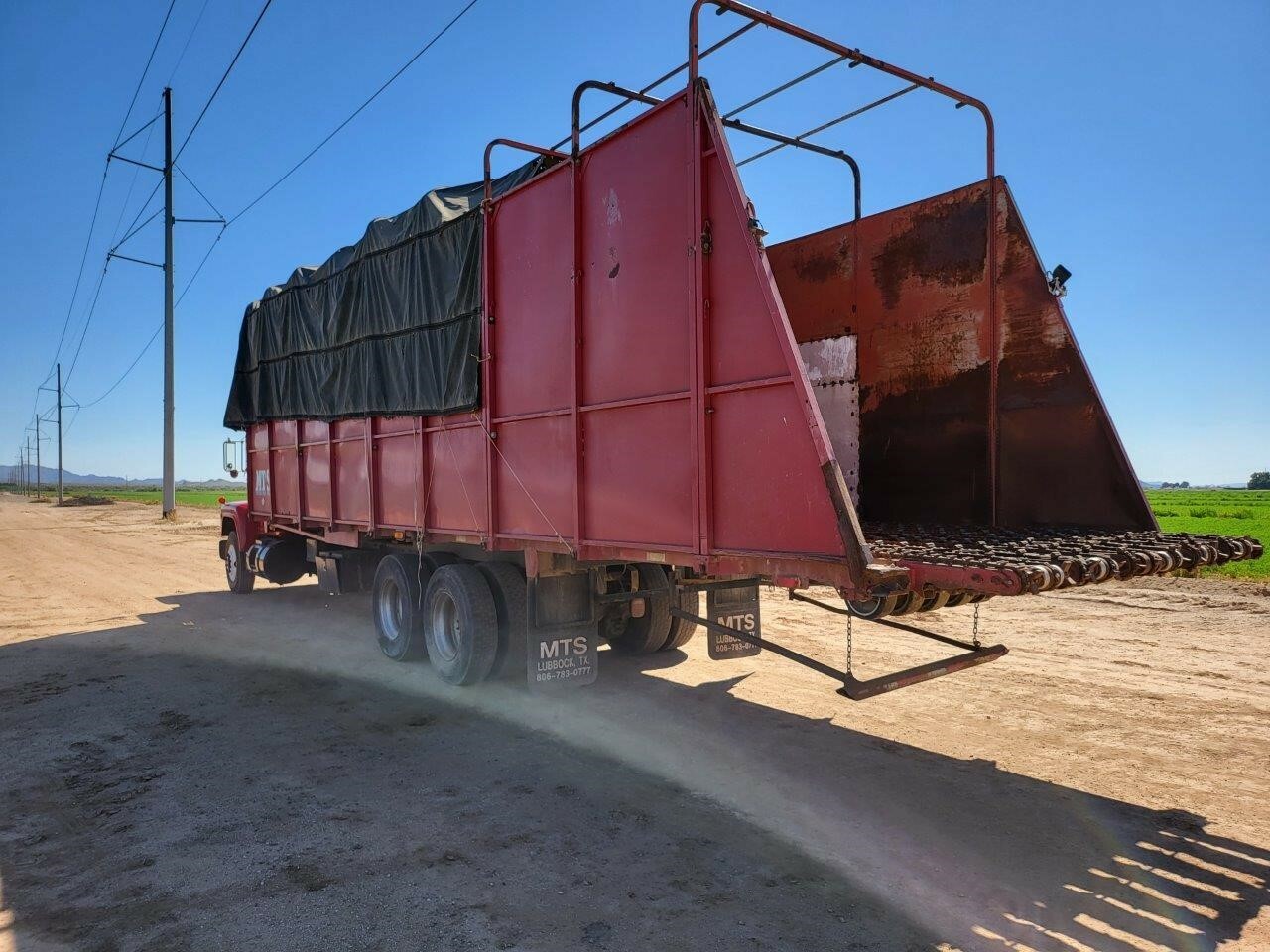 1989 Mack RD690S Semi Trucks/Trailer