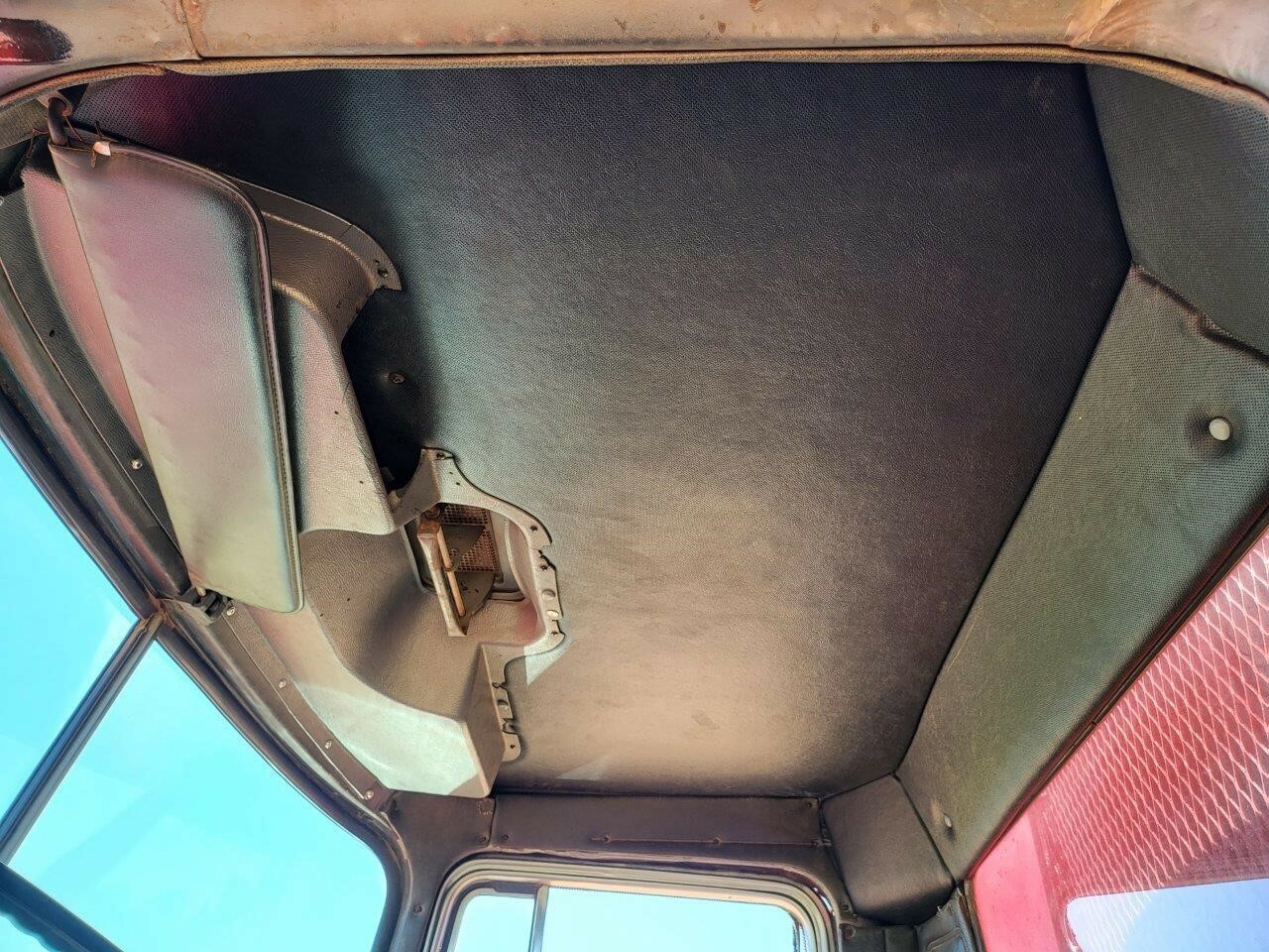 1989 Mack RD690S Semi Trucks/Trailer