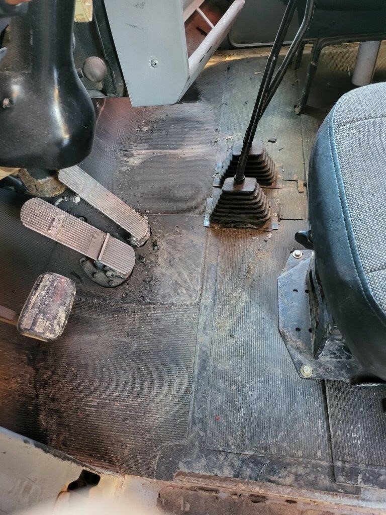 1989 Mack RD690S Semi Trucks/Trailer