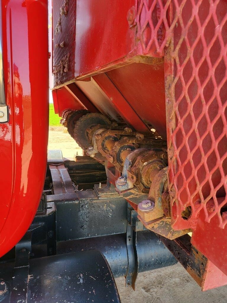 1989 Mack RD690S Semi Trucks/Trailer