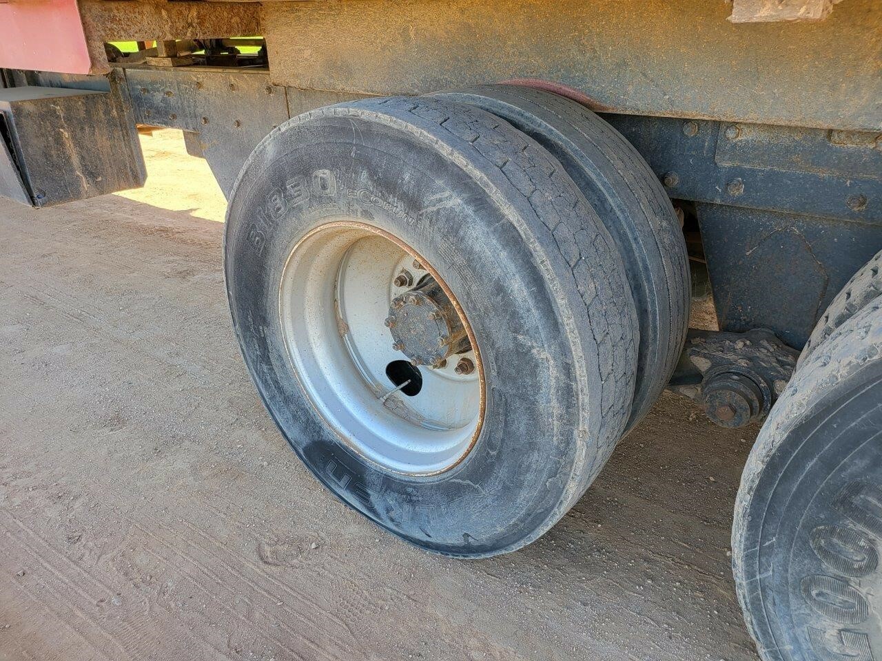 1989 Mack RD690S Semi Trucks/Trailer