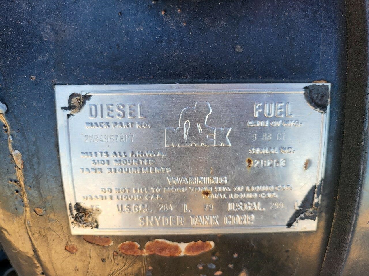 1989 Mack RD690S Semi Trucks/Trailer