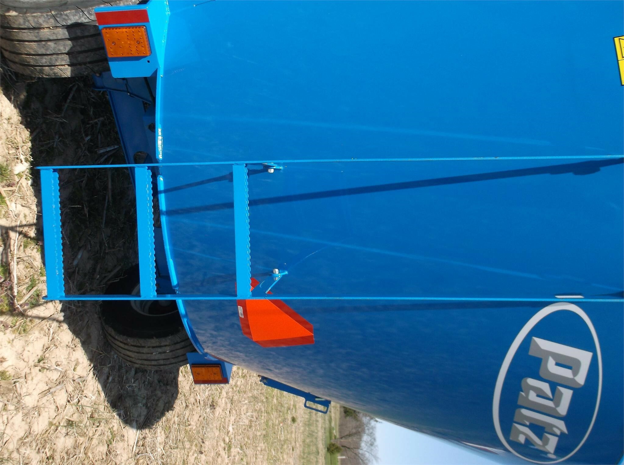 2025 Patz 800 SERIES II 350 Feed Wagon