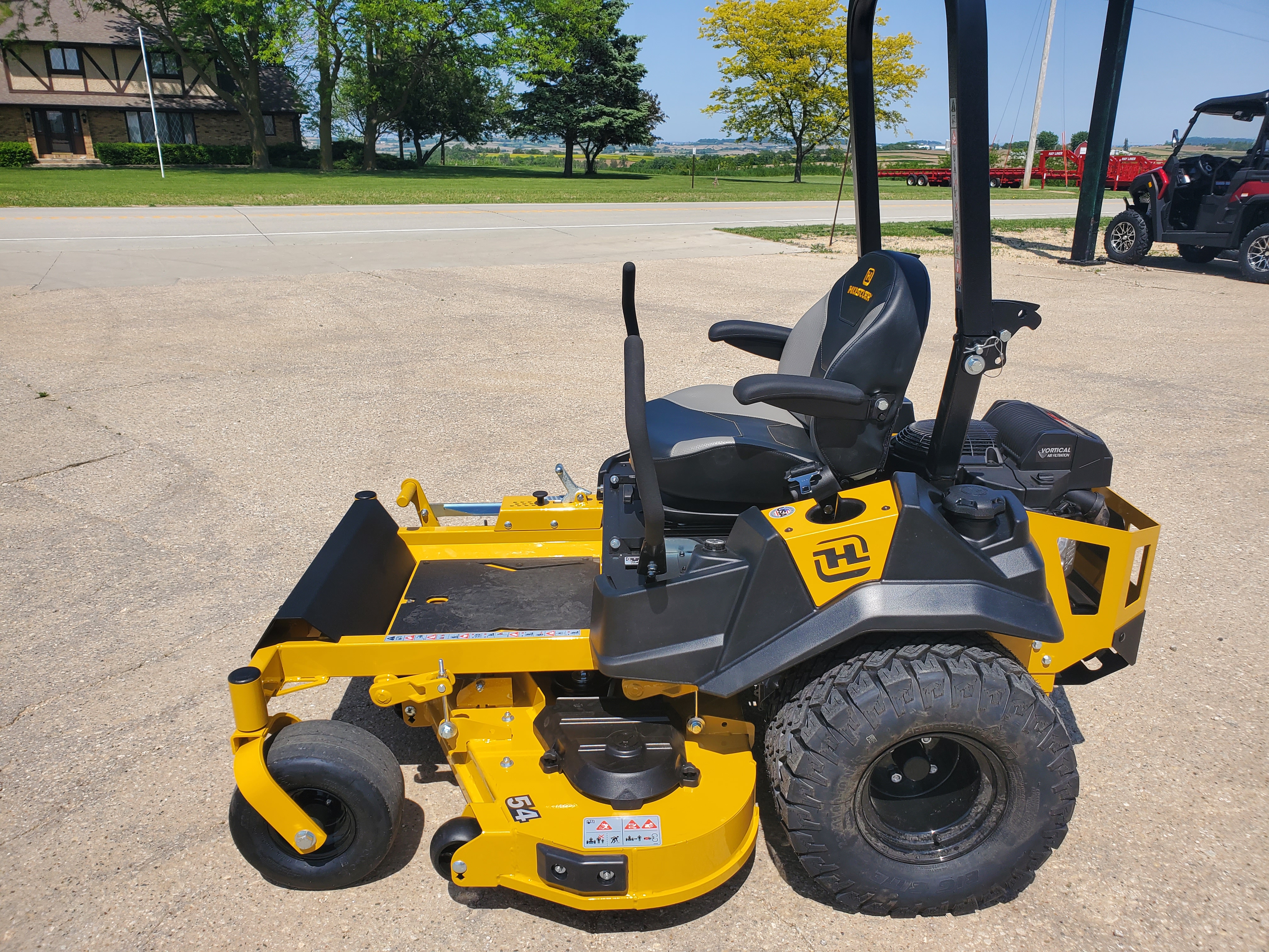 2025 Hustler FASTRAK 54 Lawn Mower