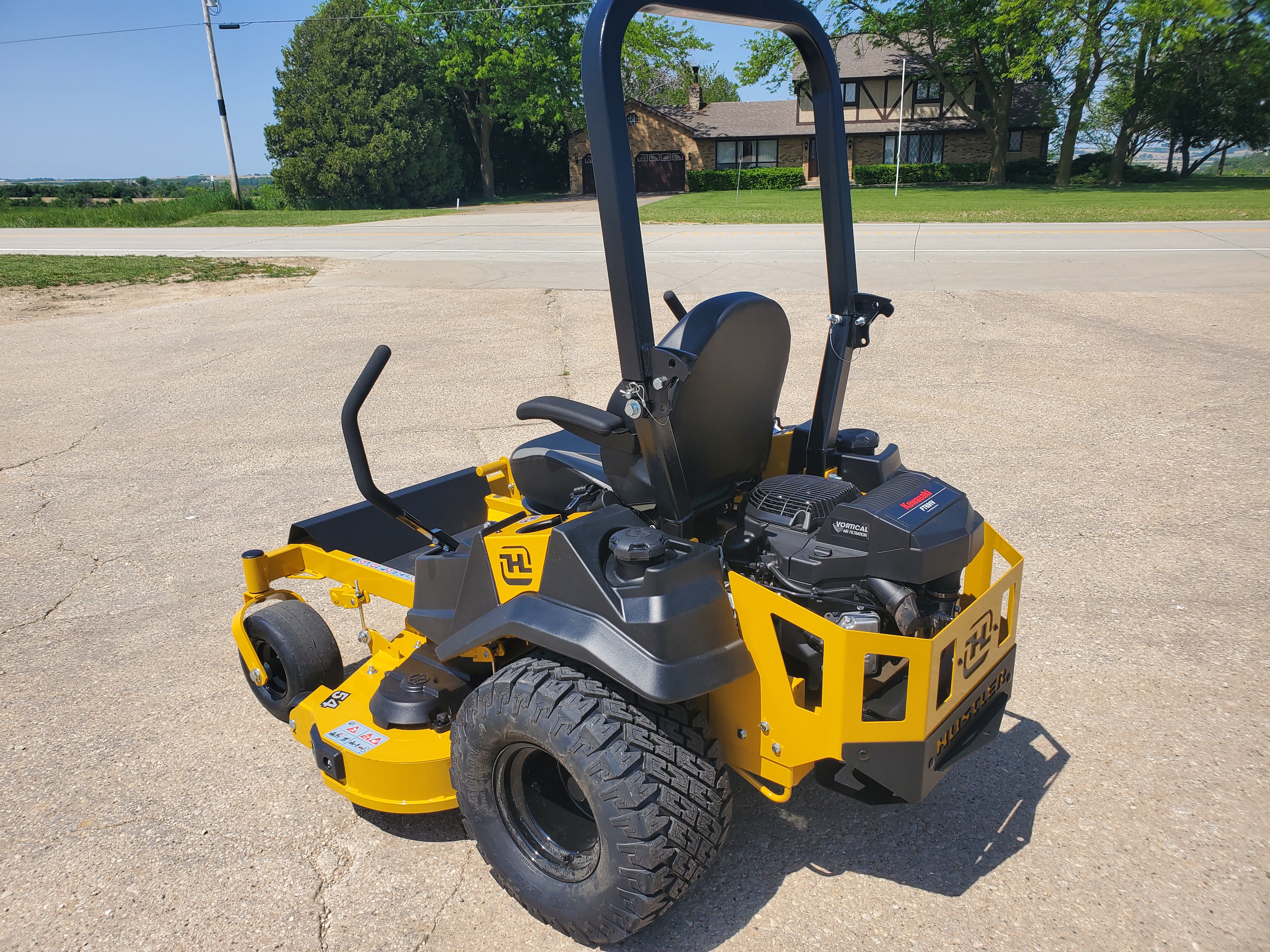 2025 Hustler FASTRAK 54 Lawn Mower