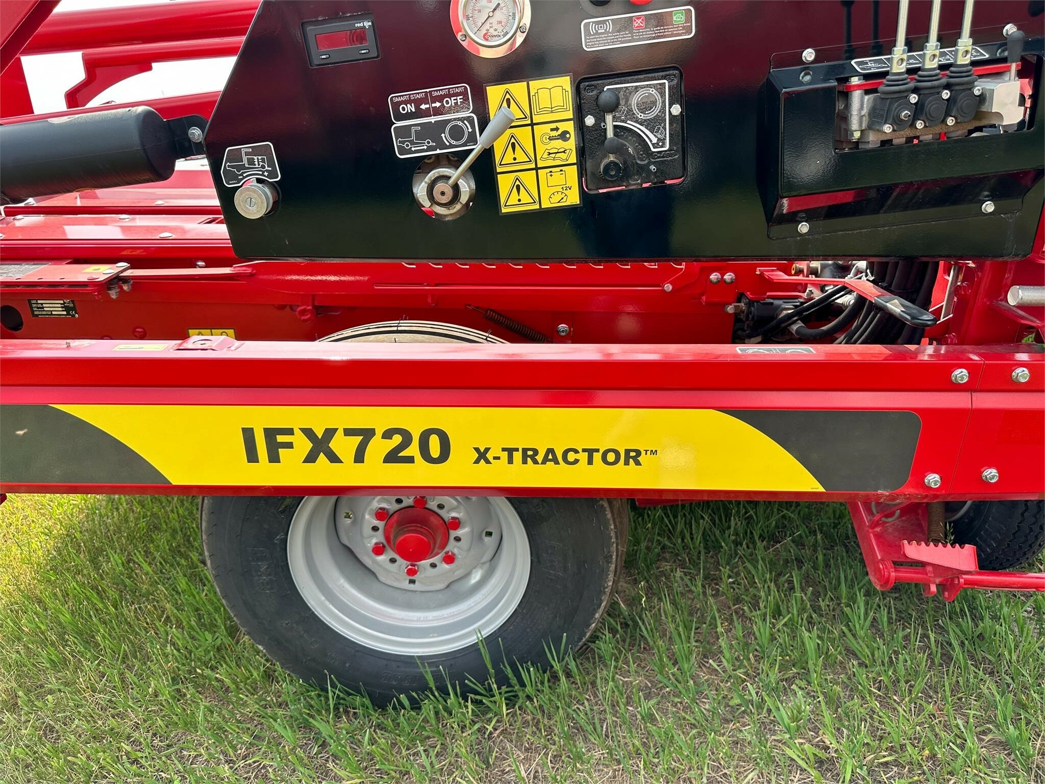 2026 Anderson IFX720 Bale Wrapper
