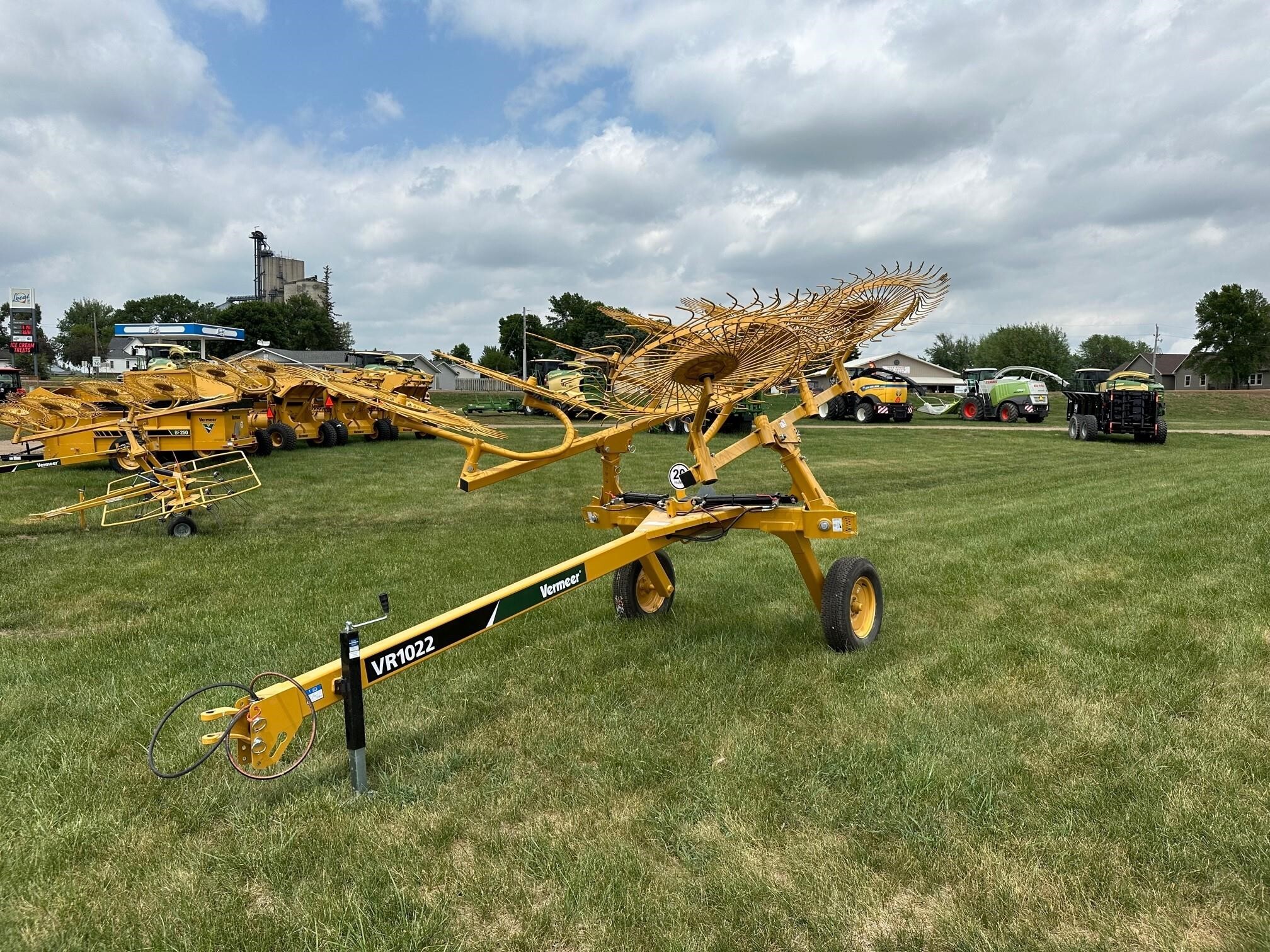 2023 Vermeer VR1022 Rake