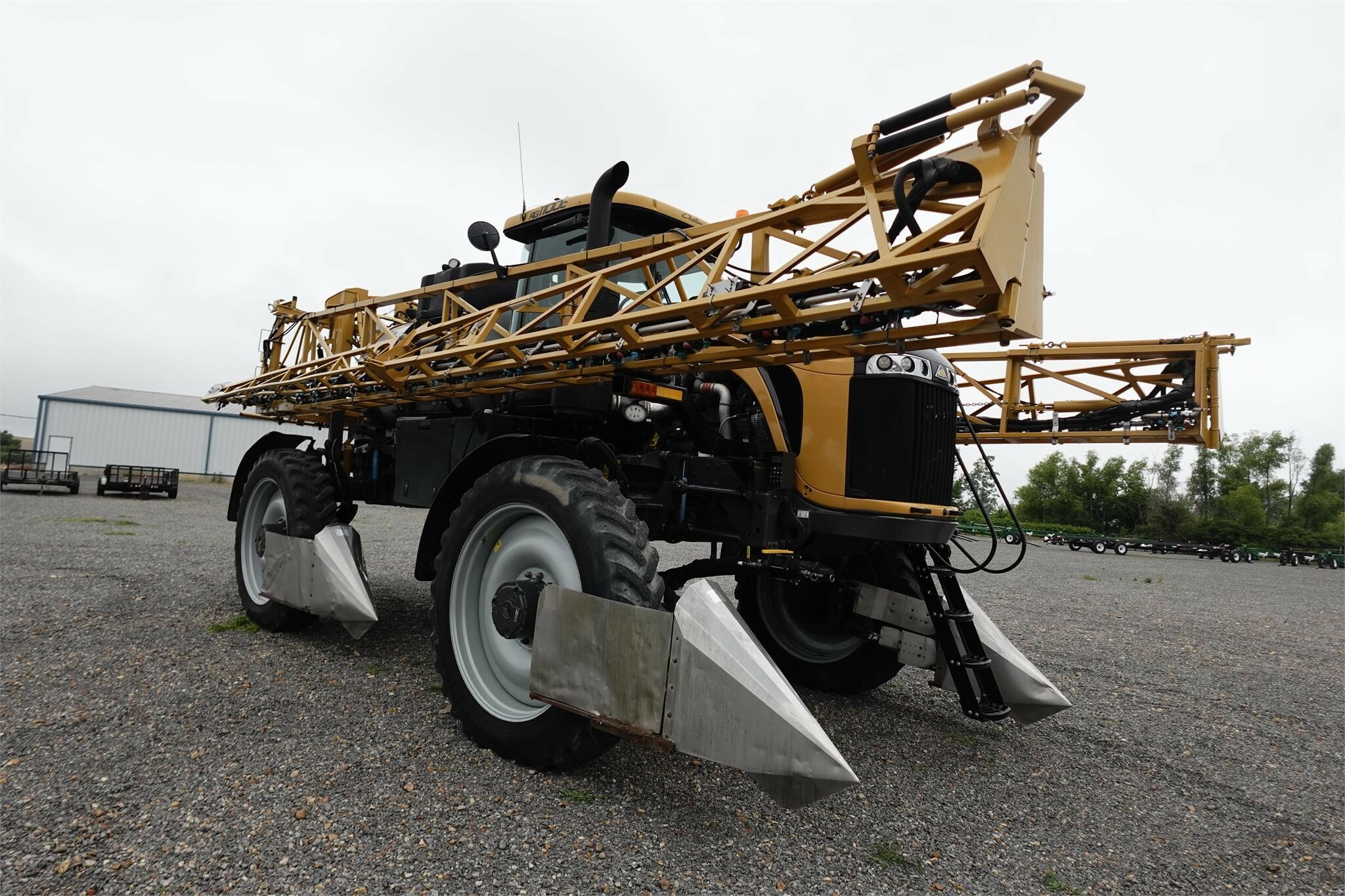 2019 ROGATOR RG1100C Self-Propelled Sprayer