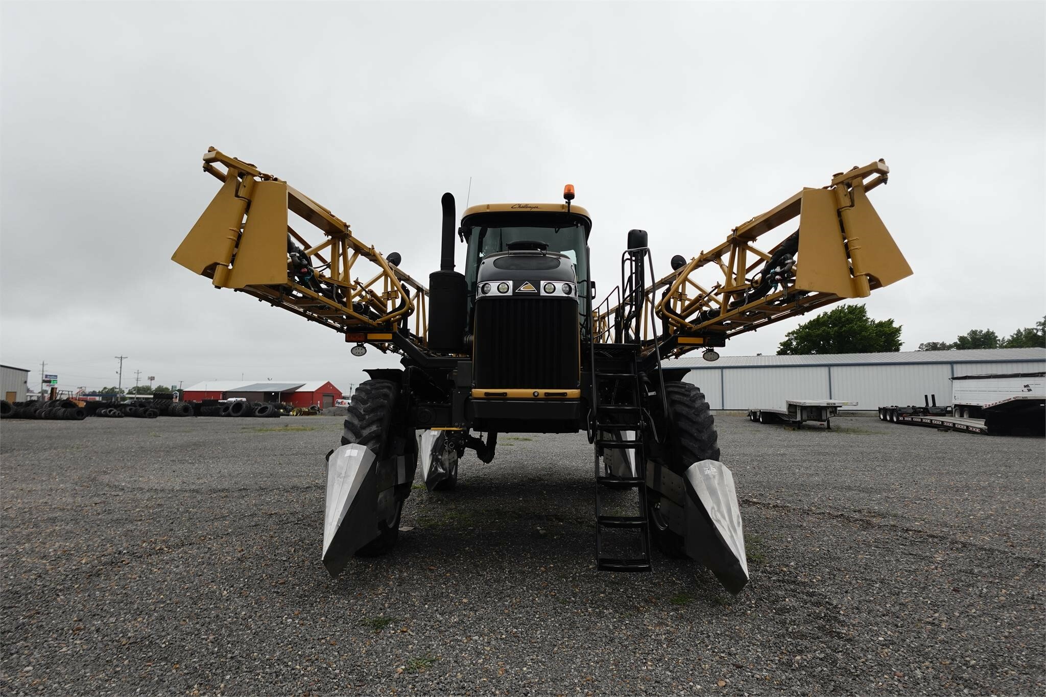 2019 ROGATOR RG1100C Self-Propelled Sprayer