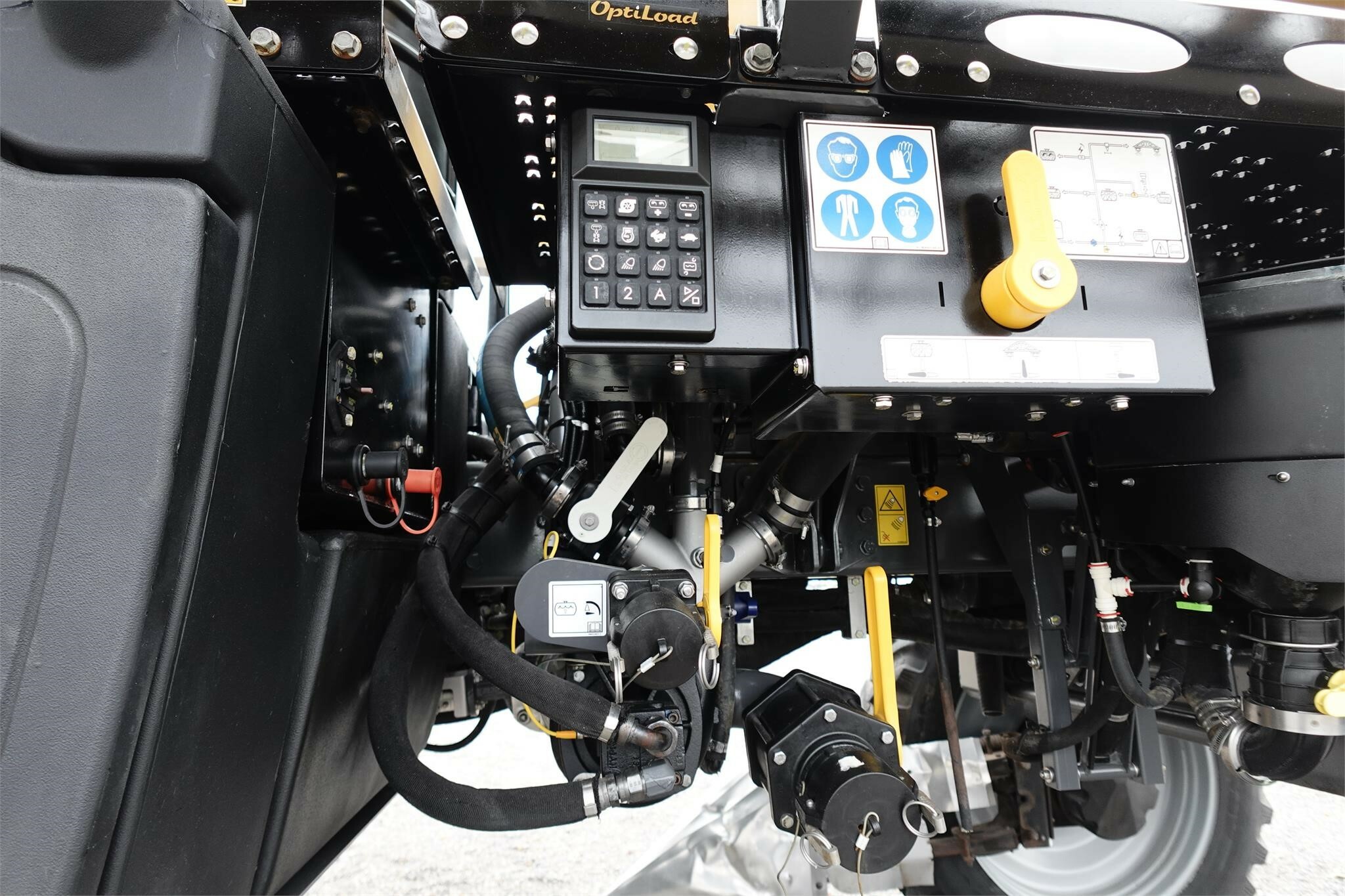 2019 ROGATOR RG1100C Self-Propelled Sprayer