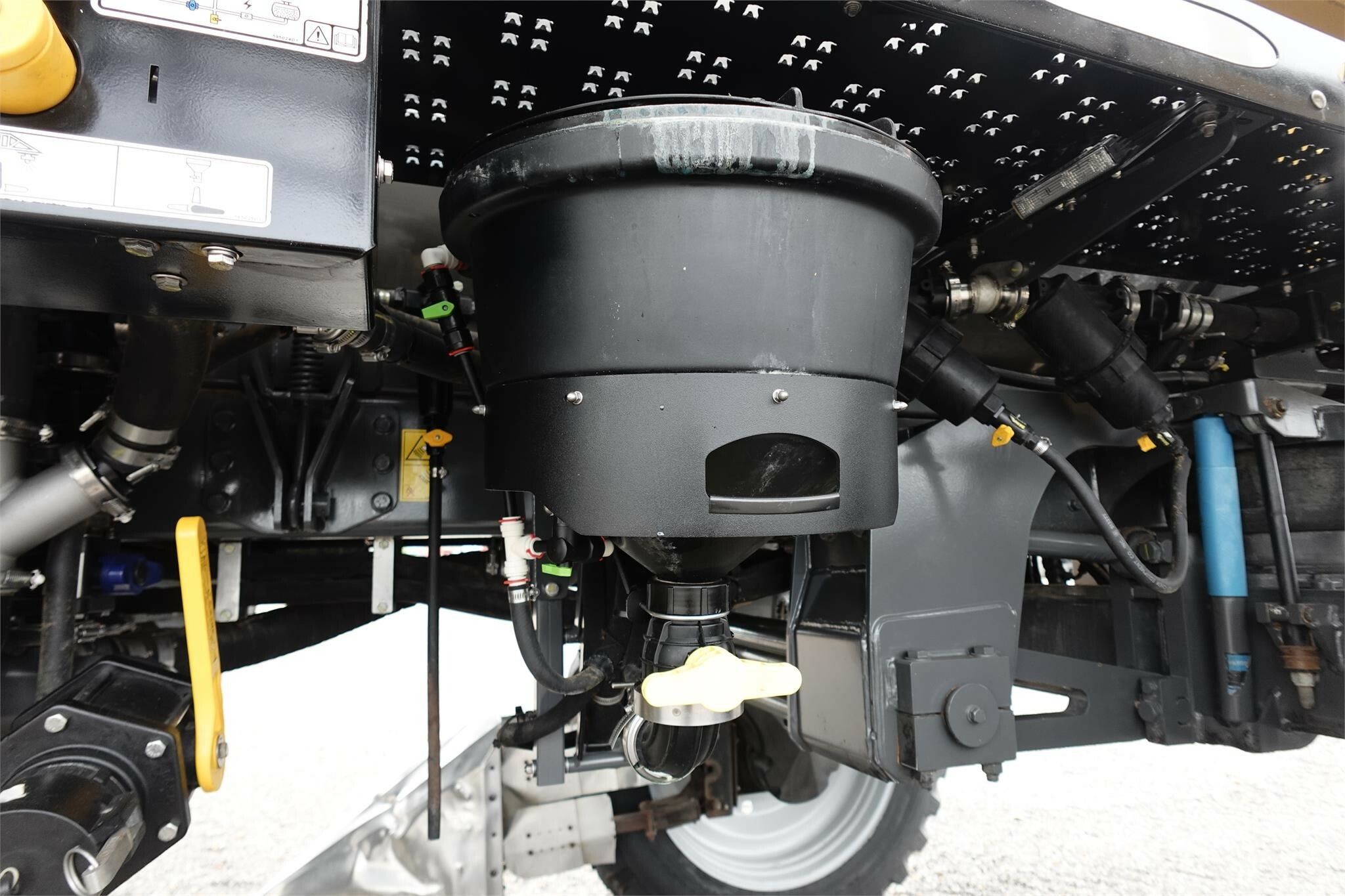 2019 ROGATOR RG1100C Self-Propelled Sprayer
