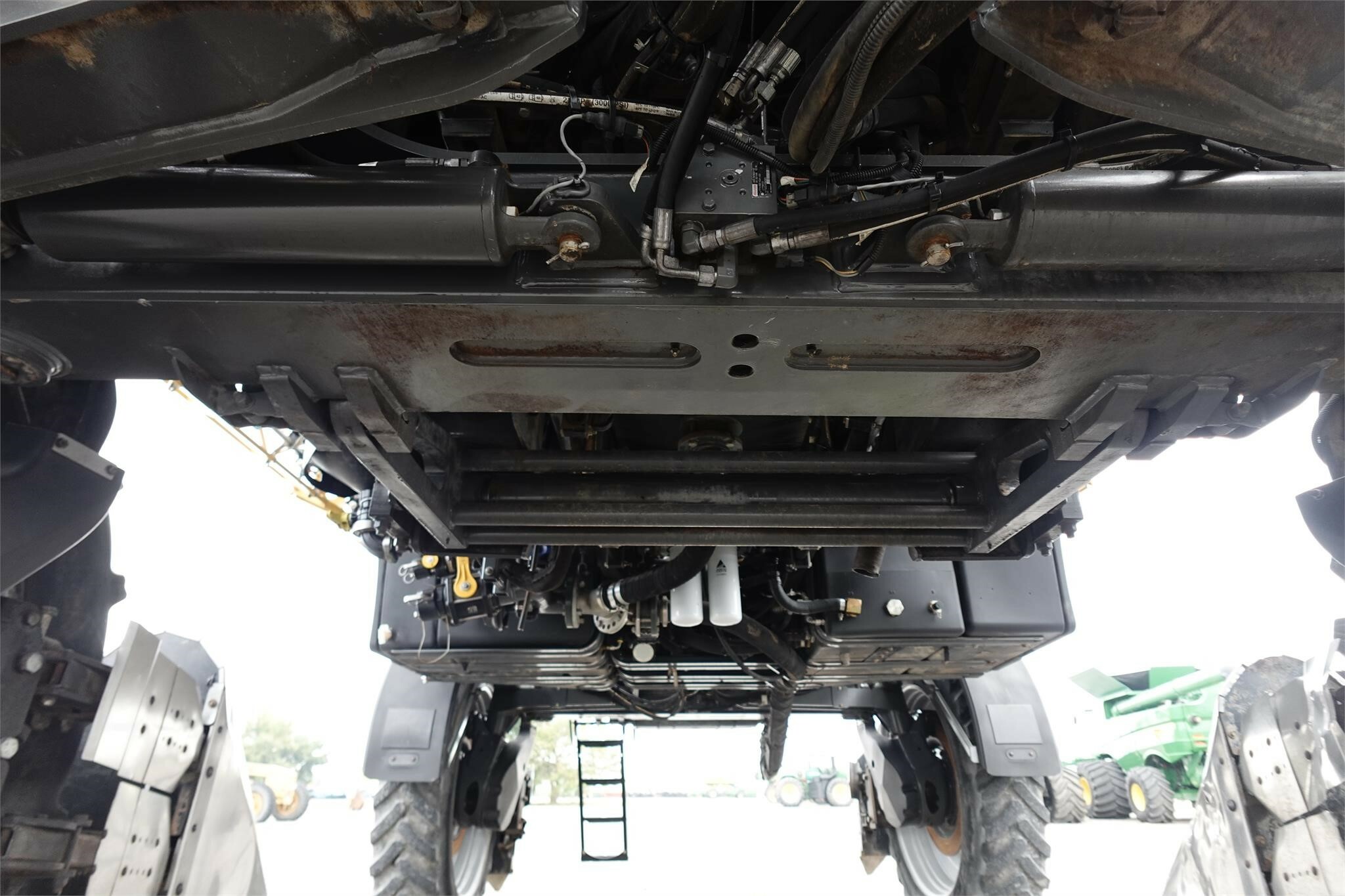 2019 ROGATOR RG1100C Self-Propelled Sprayer