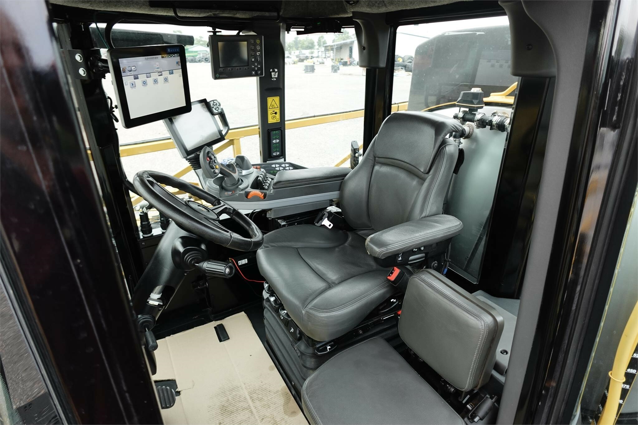 2019 ROGATOR RG1100C Self-Propelled Sprayer