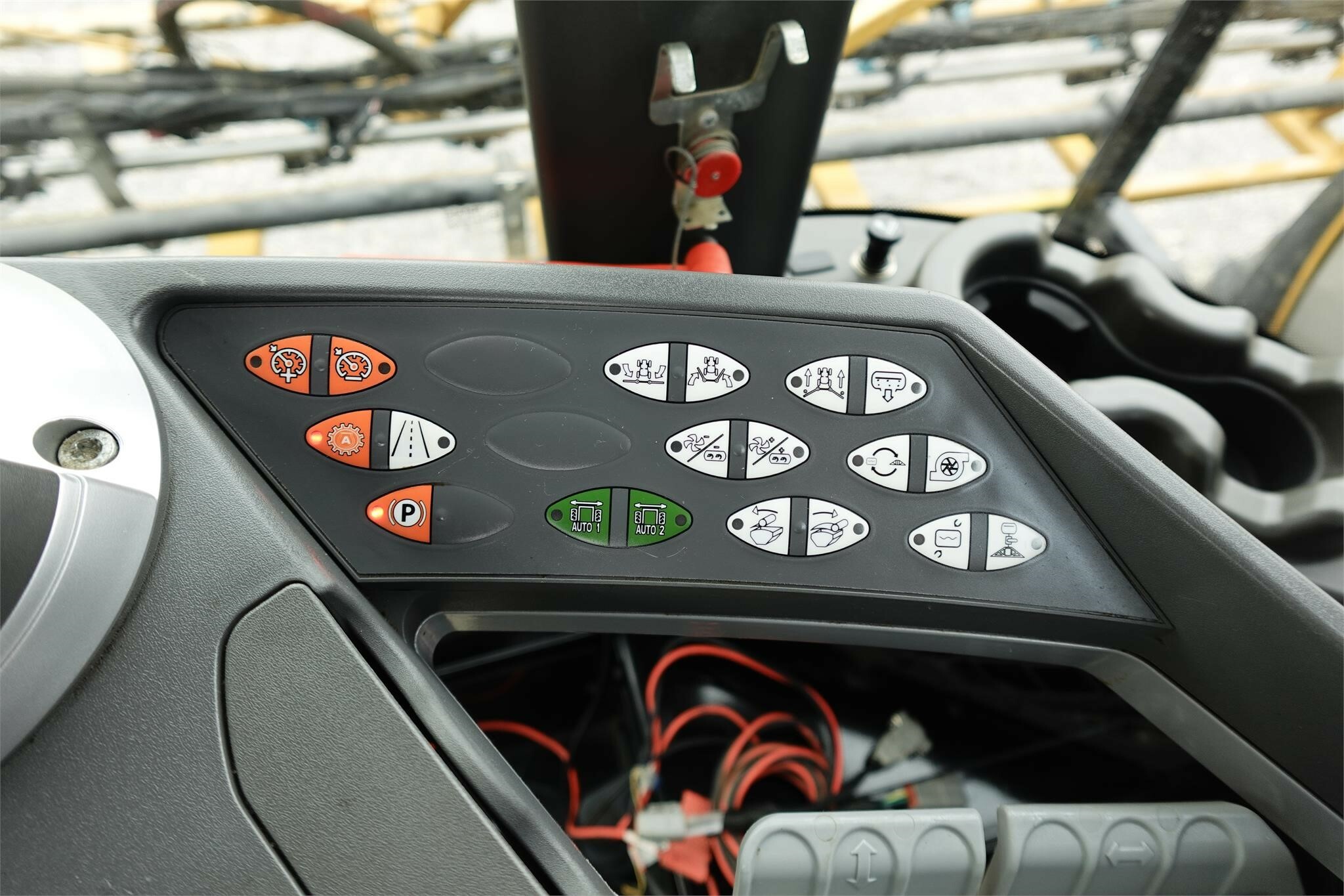 2019 ROGATOR RG1100C Self-Propelled Sprayer