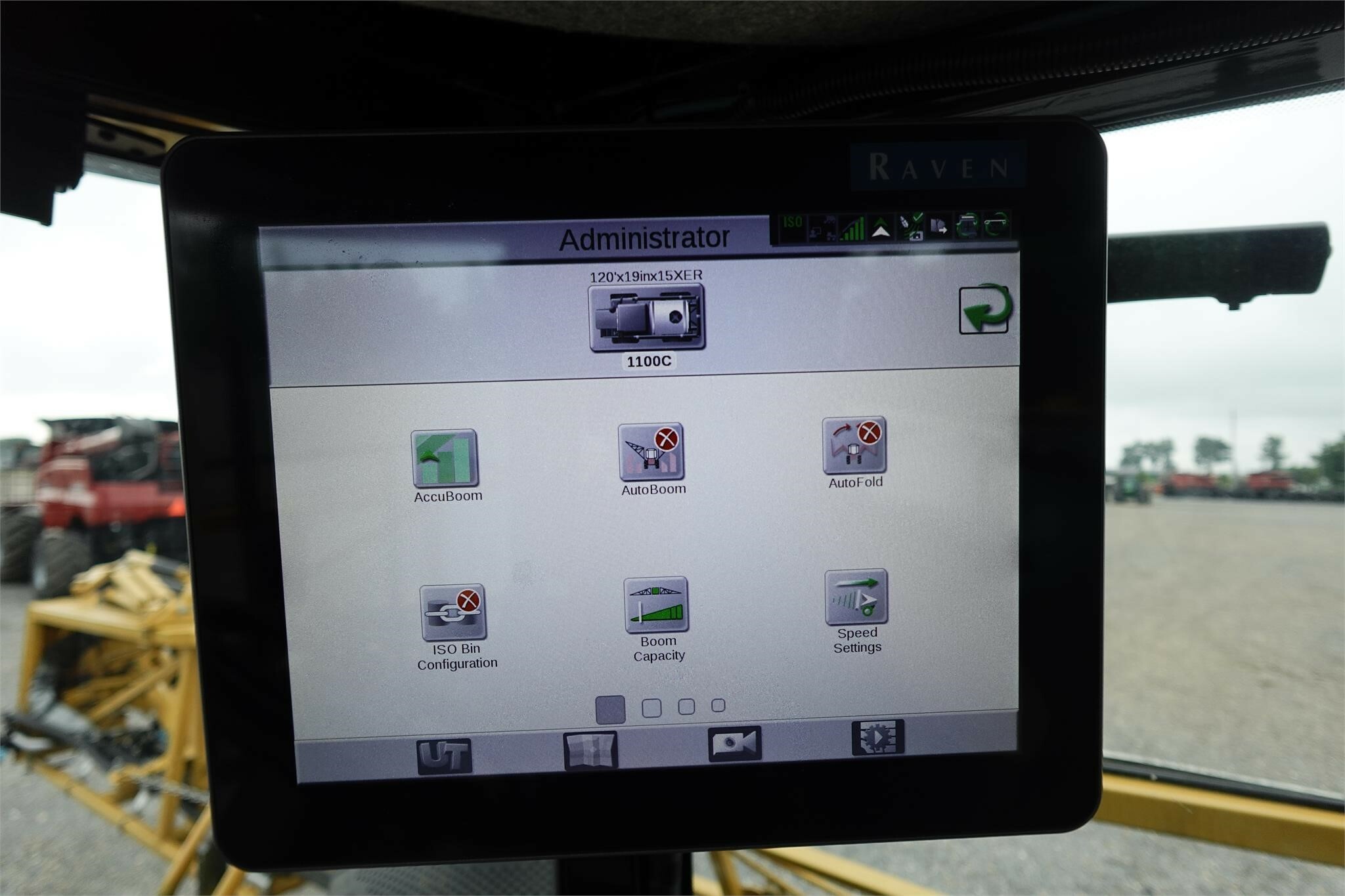 2019 ROGATOR RG1100C Self-Propelled Sprayer
