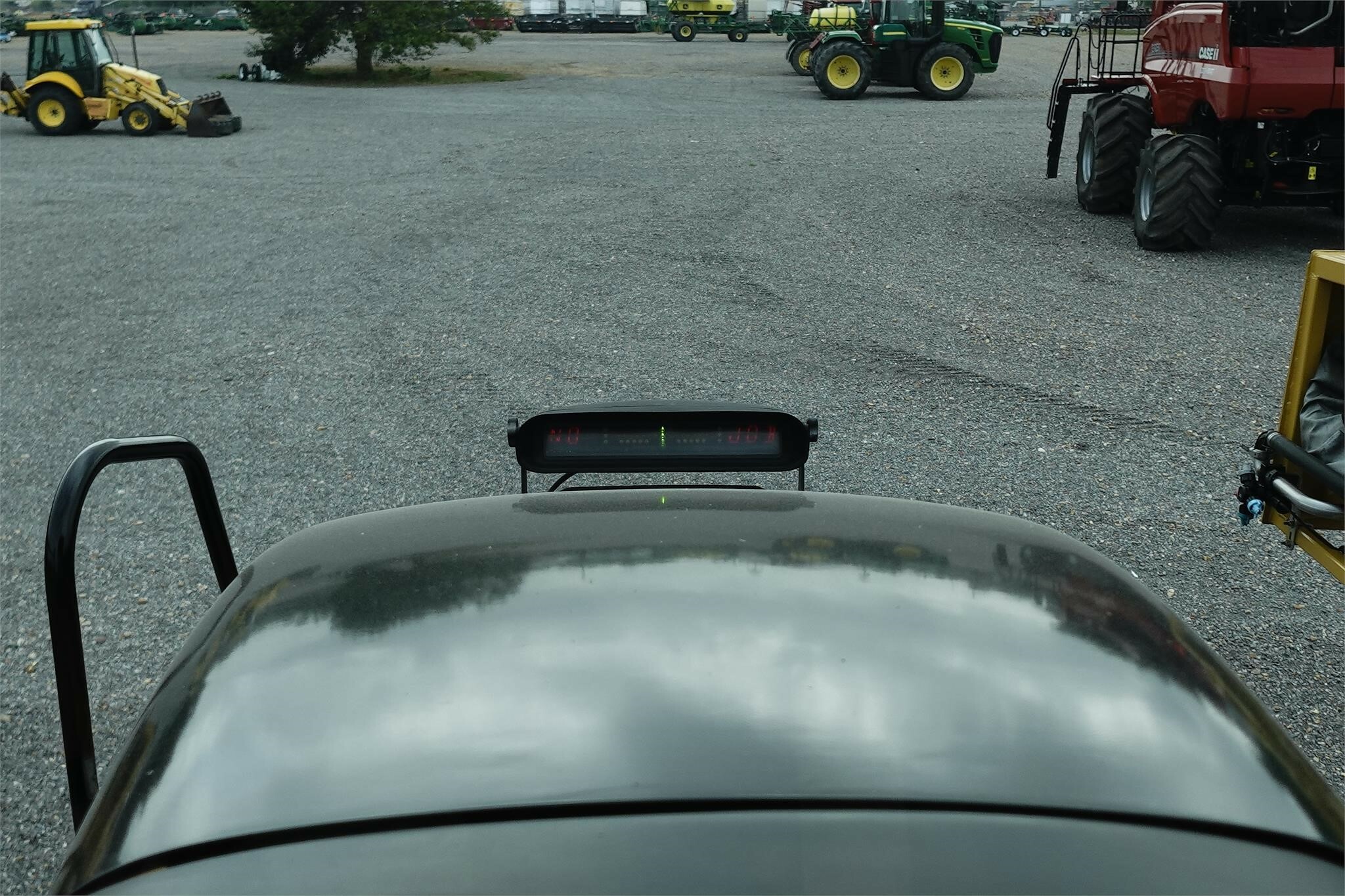 2019 ROGATOR RG1100C Self-Propelled Sprayer