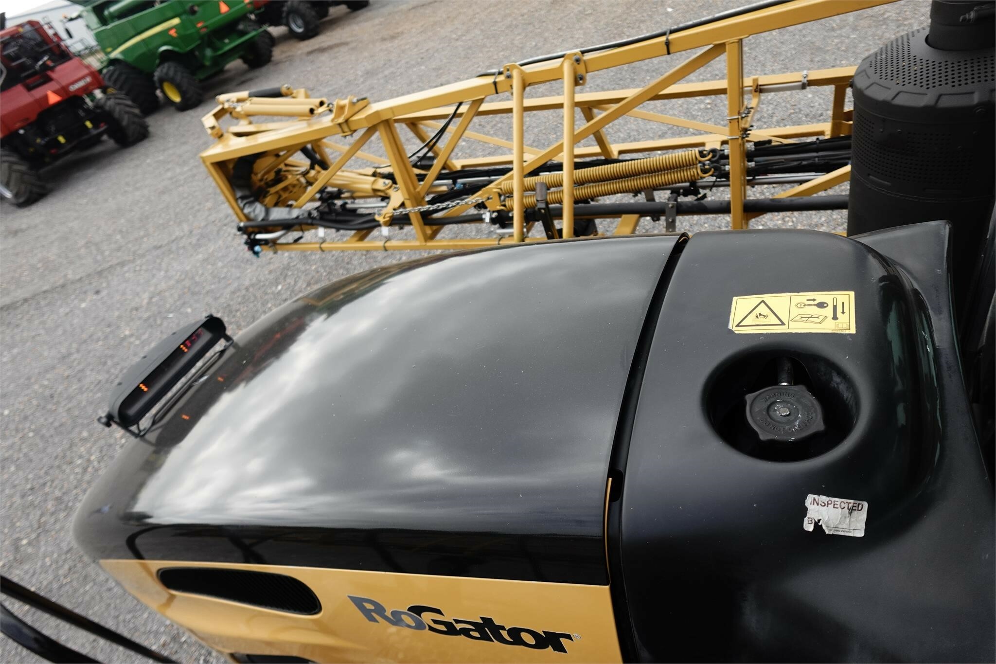 2019 ROGATOR RG1100C Self-Propelled Sprayer