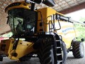  New Holland CR7.90 Combine