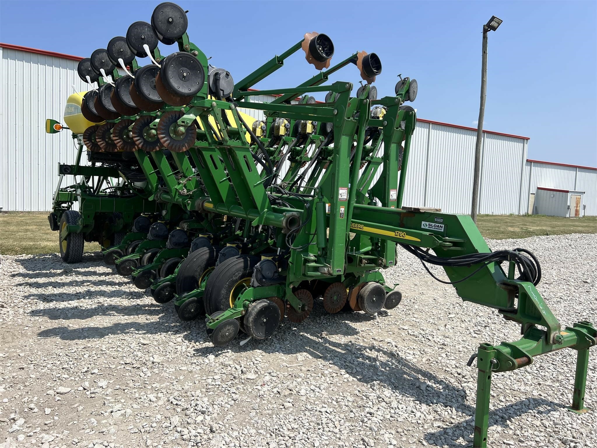 John Deere 1790 Planter 59,900 Machinery Pete