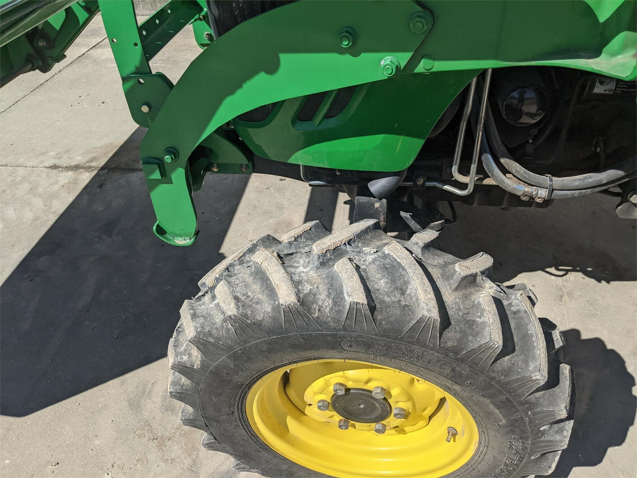 2011 John Deere 4320 Tractor