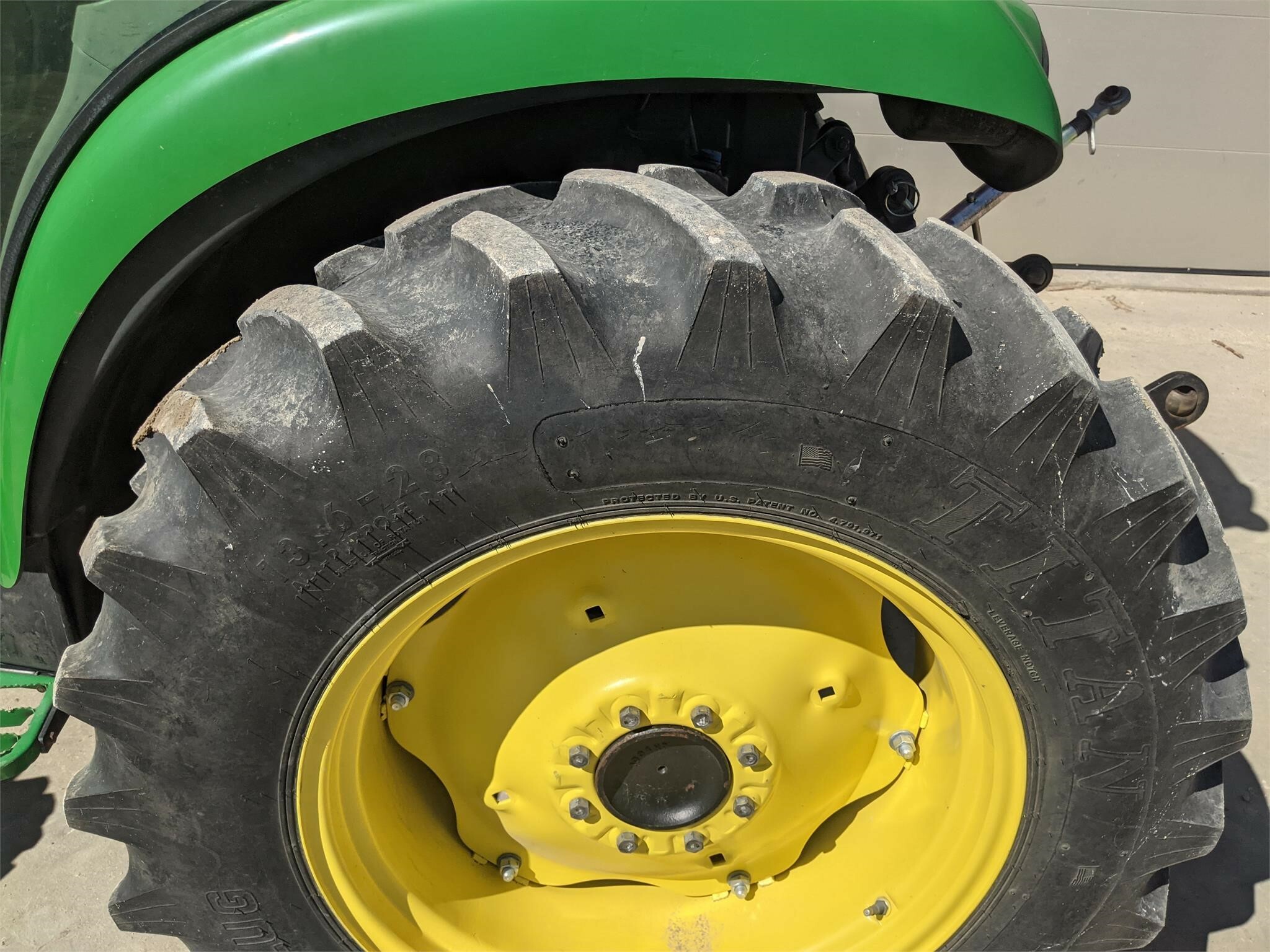 2011 John Deere 4320 Tractor