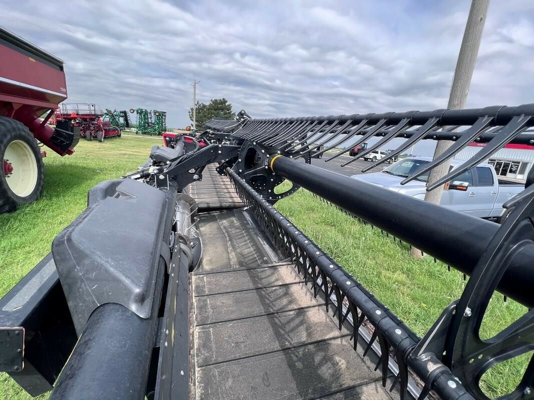 2018 MacDon FD135 Platform 76,900 Machinery Pete