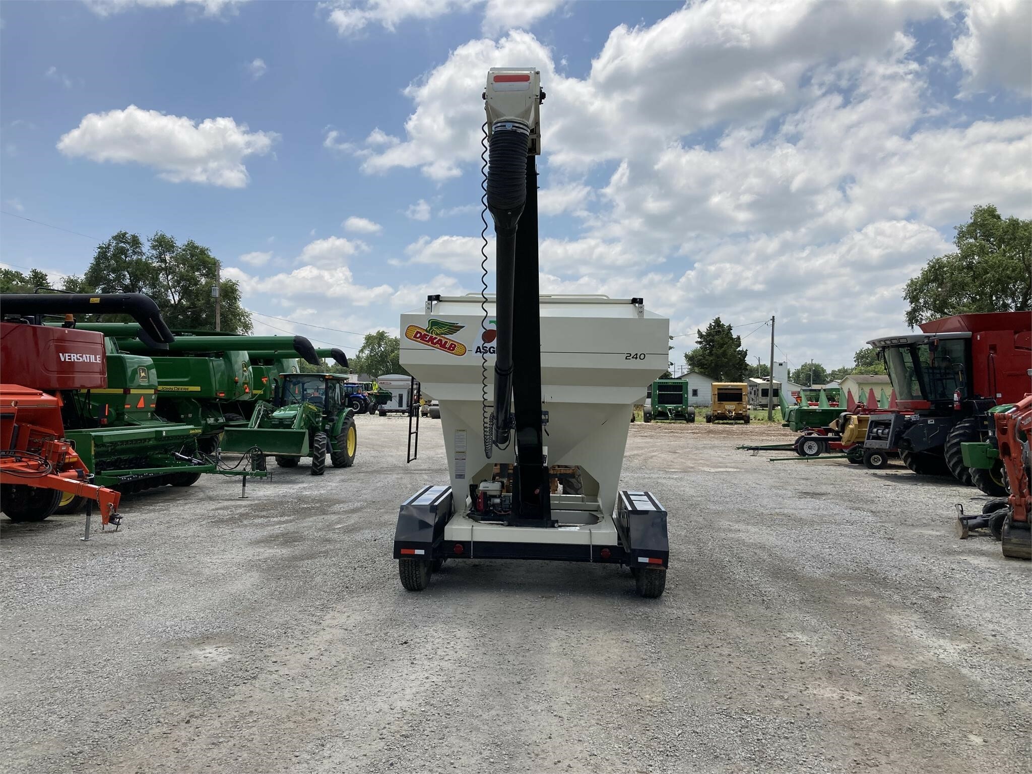  Friesen 240 Seed Tender