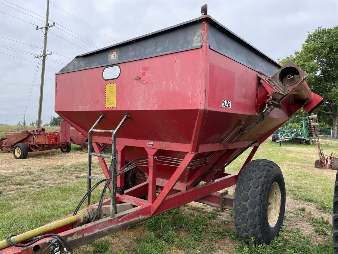  Bradford 528 Grain Cart