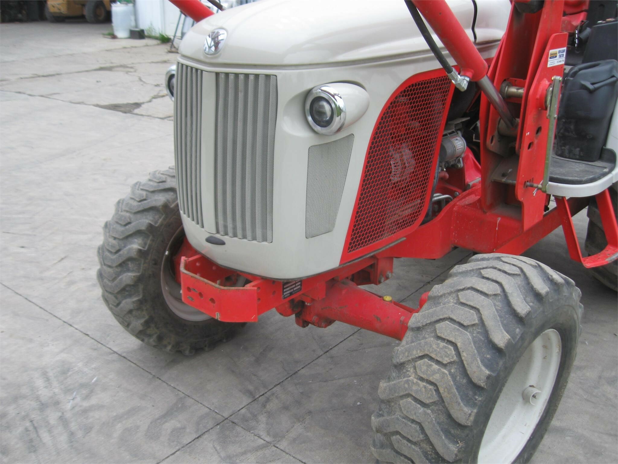 2009 New Holland Boomer 8N Tractor