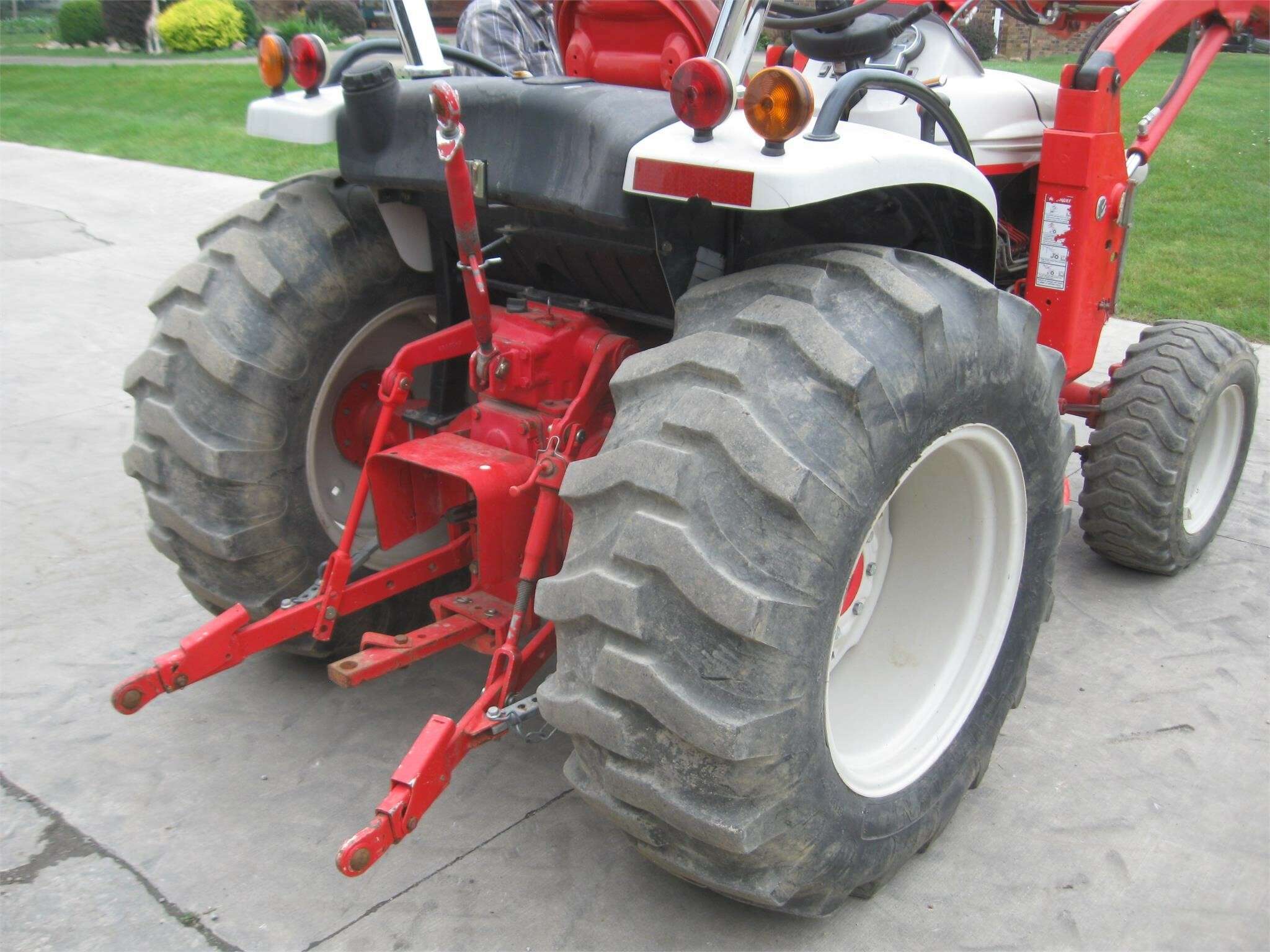2009 New Holland Boomer 8N Tractor